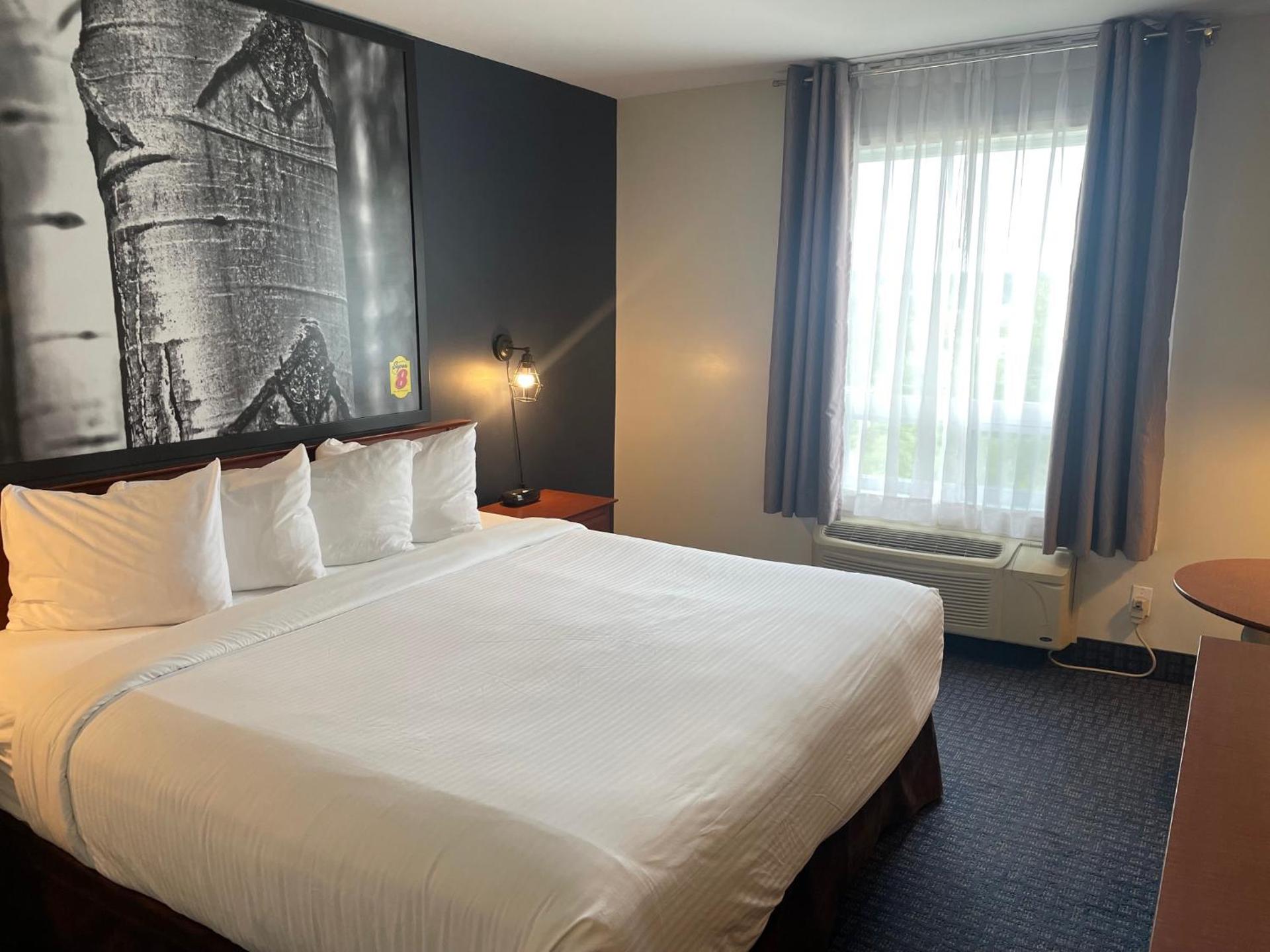 King Room - Non-Smoking