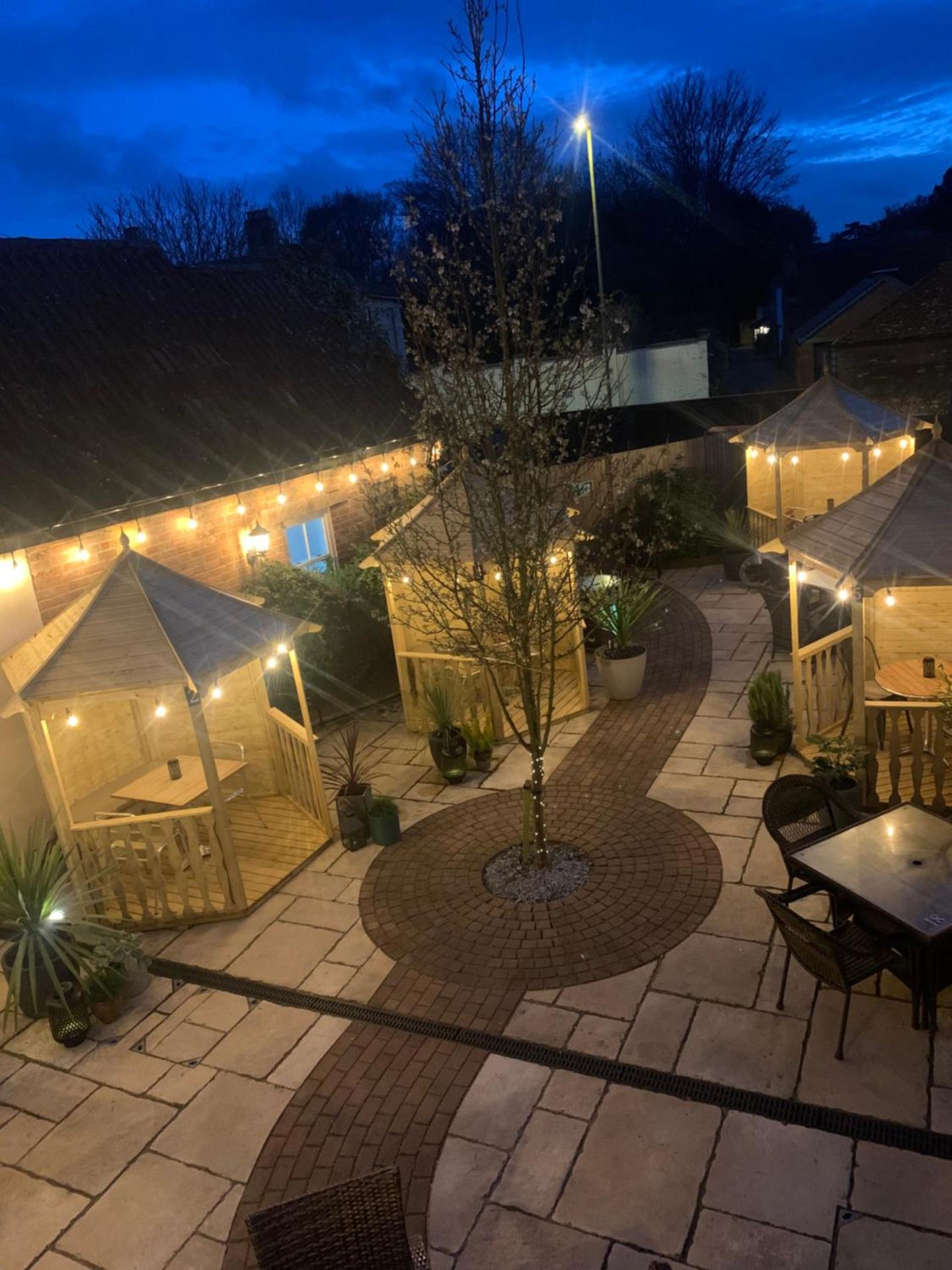 Greyhound Inn Wilton