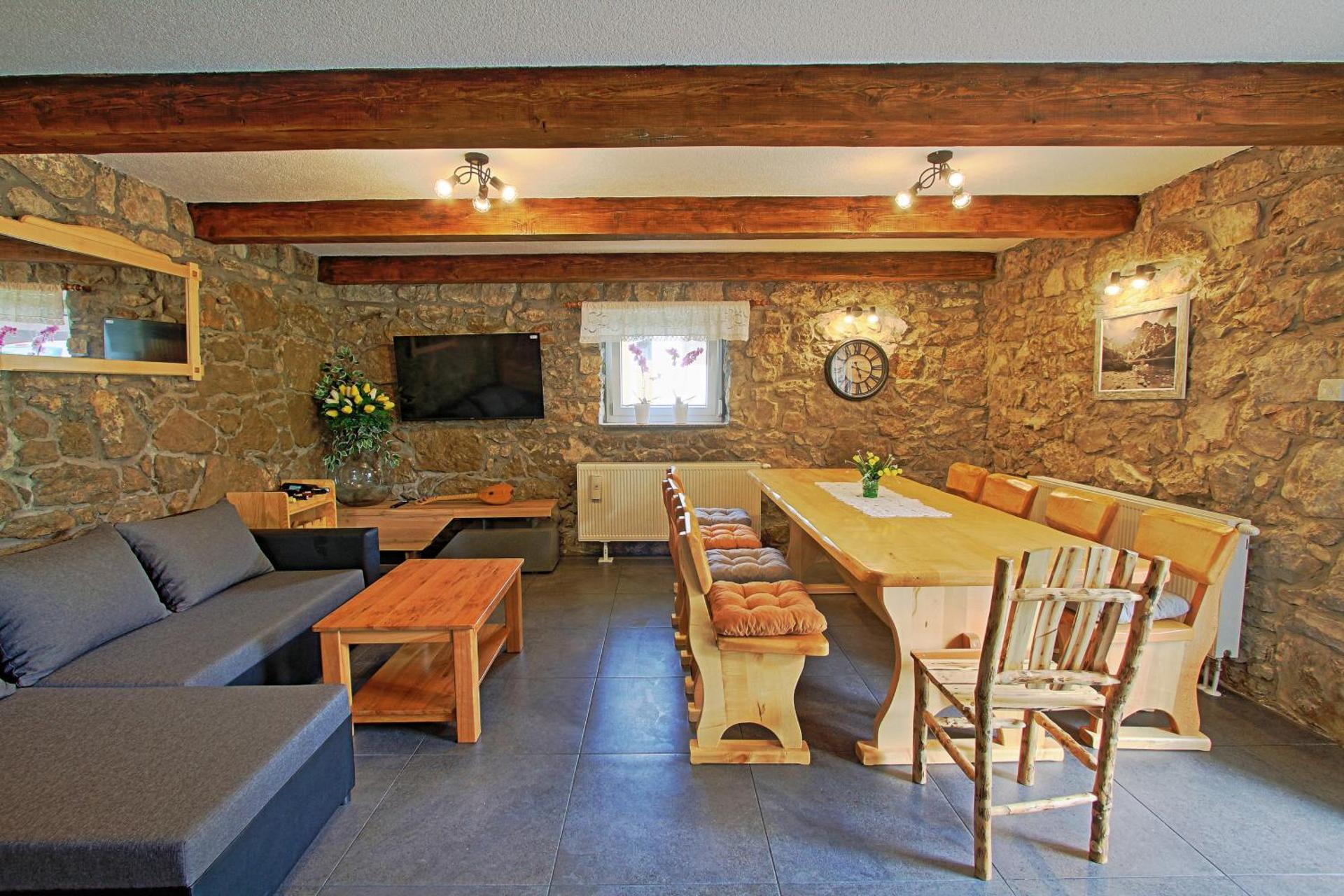 Communal lounge/ TV room