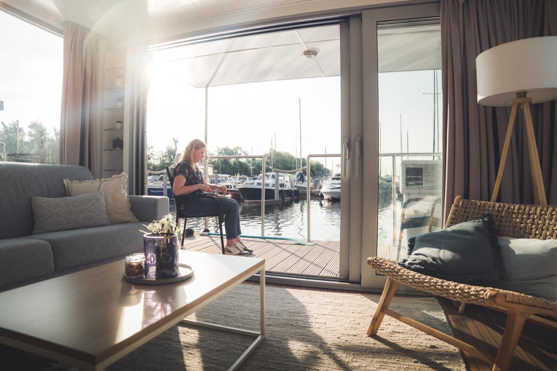 Home of the Houseboat - Zen