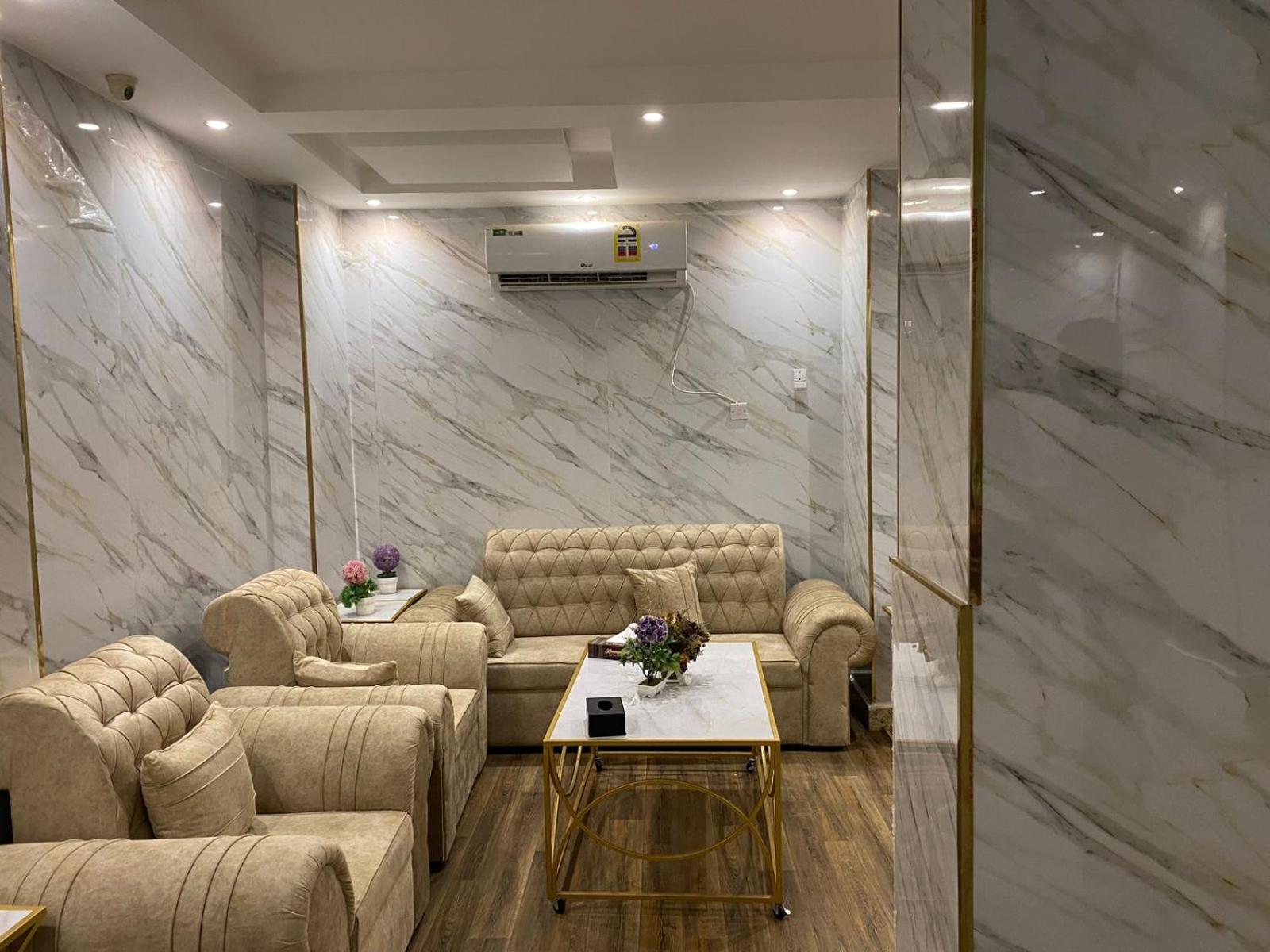 Salalah-Al Shwamekh Suites