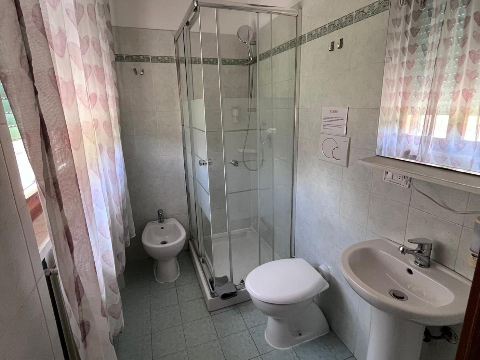 Quadruple Room with Private Bathroom