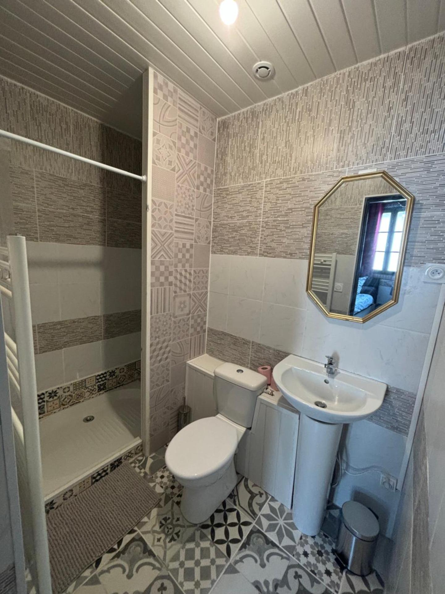 Twin Room with Private Bathroom