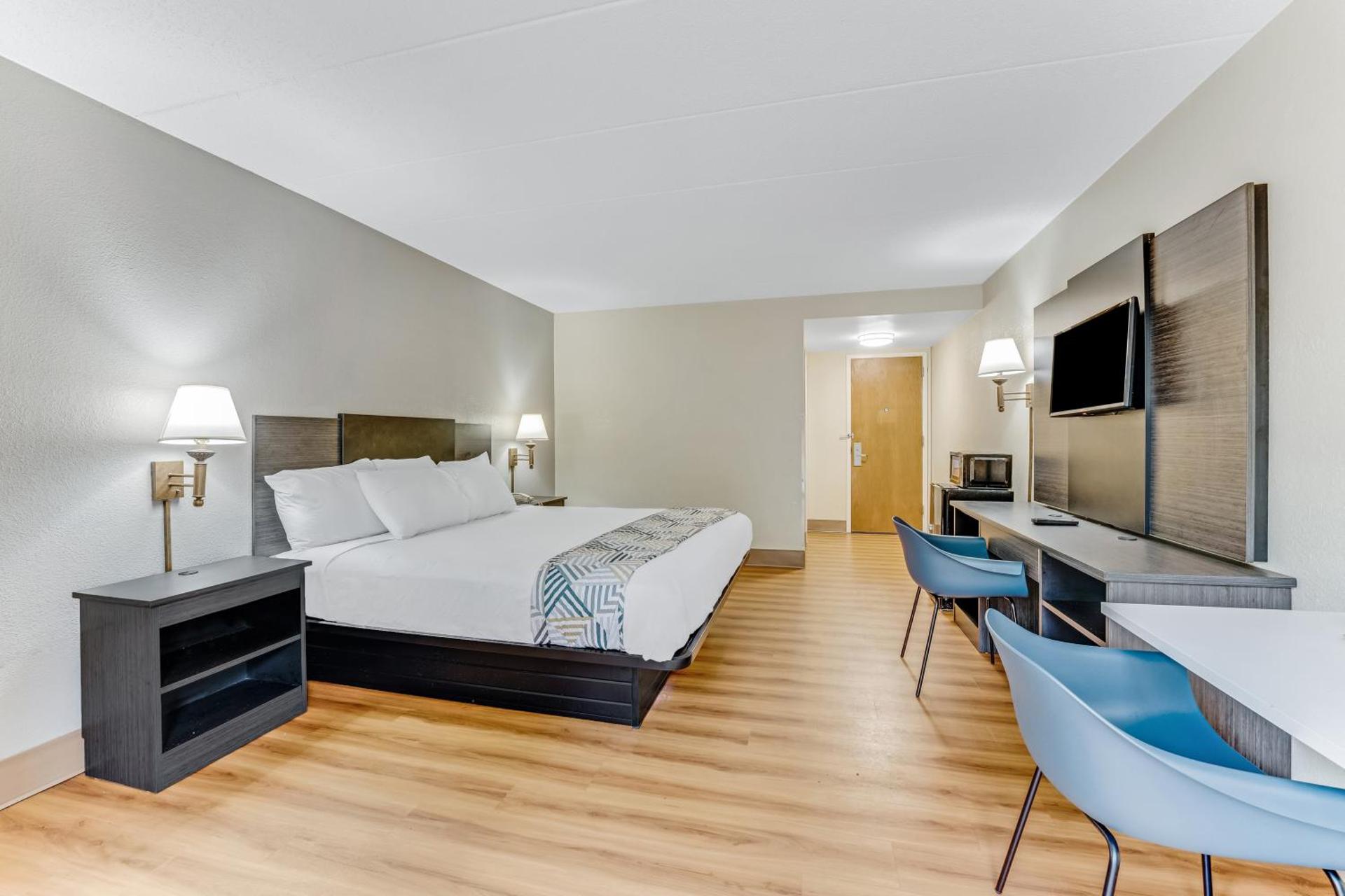 Red Carpet Inn & Suites