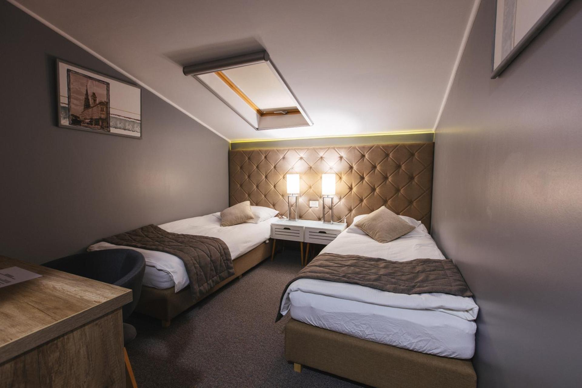 Hotel - Pansion Kod Ruže - Strossmayer No 1 - breakfast included