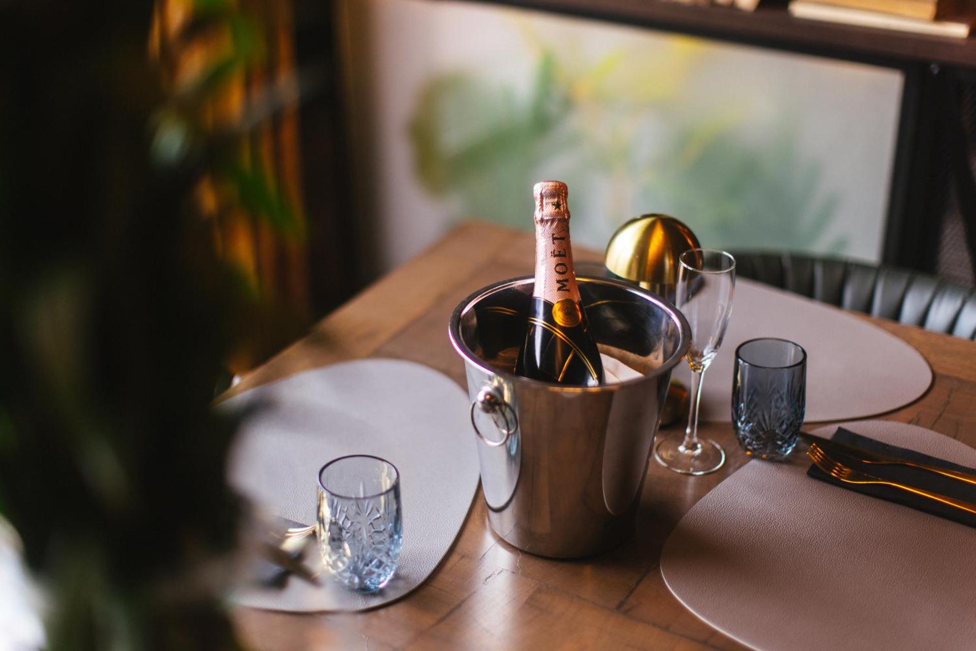 Hotel - Pansion Kod Ruže - Strossmayer No 1 - breakfast included