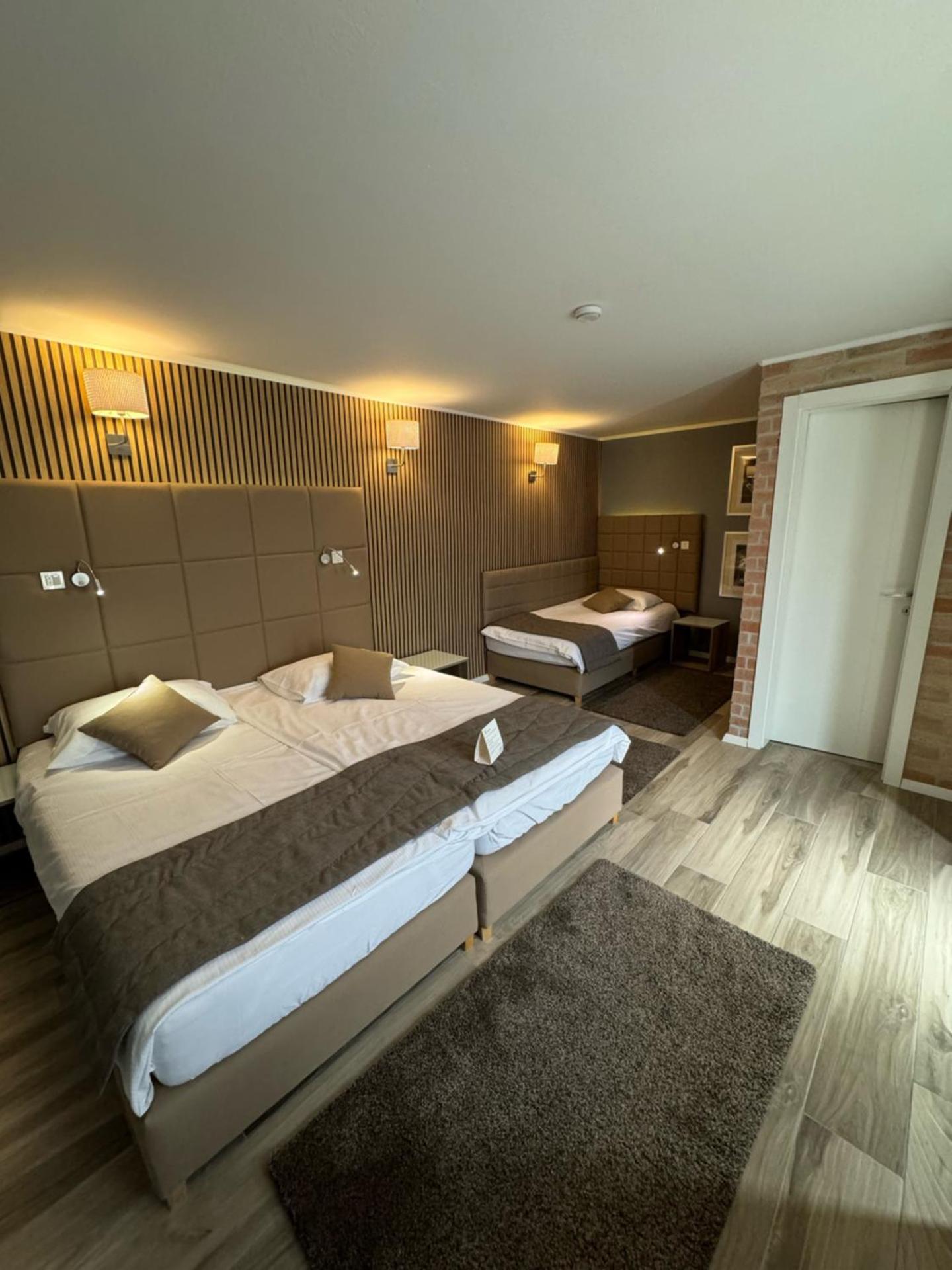 Hotel - Pansion Kod Ruže - Strossmayer No 1 - breakfast included