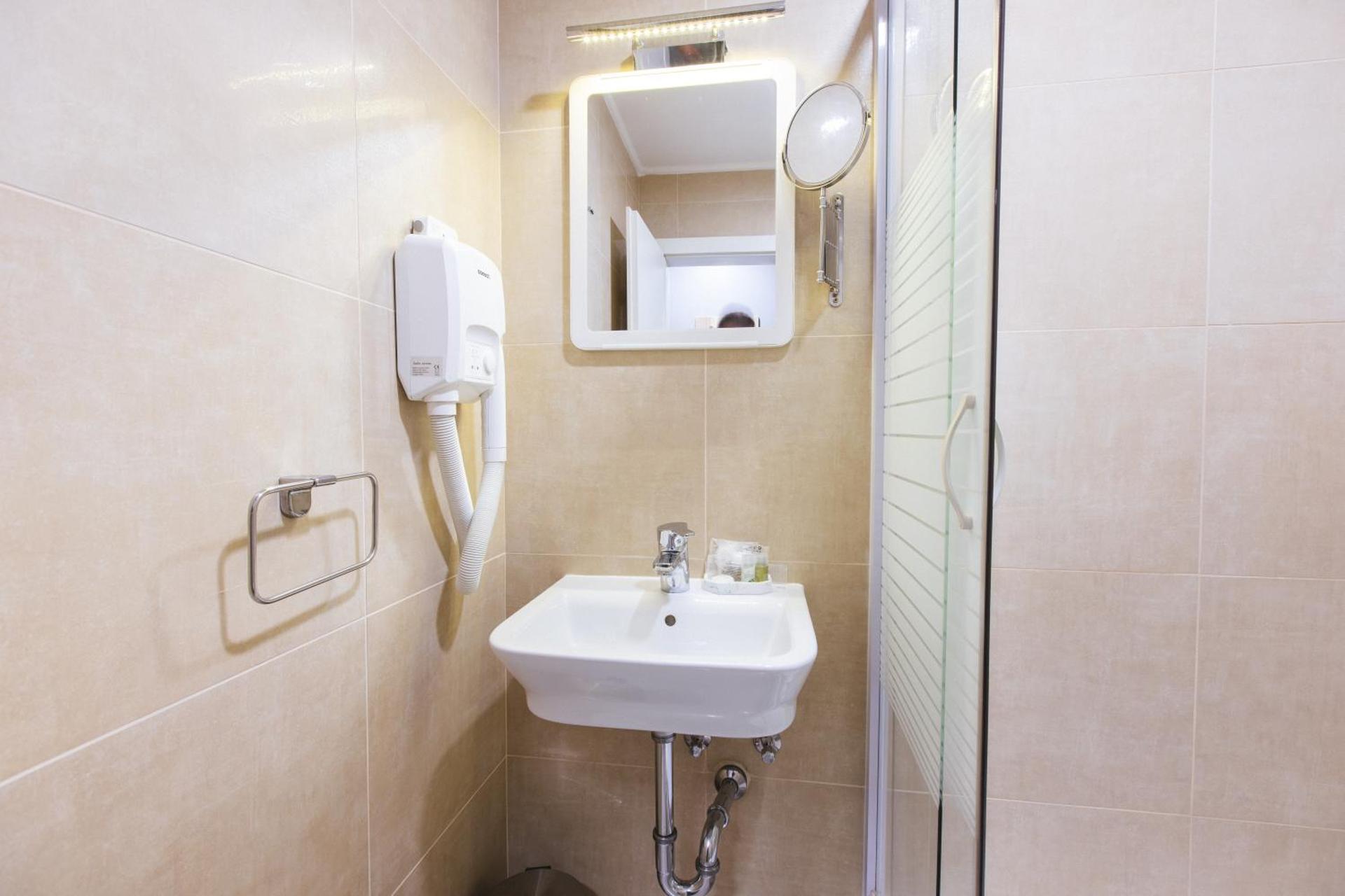 Hotel - Pansion Kod Ruže - Strossmayer No 1 - breakfast included