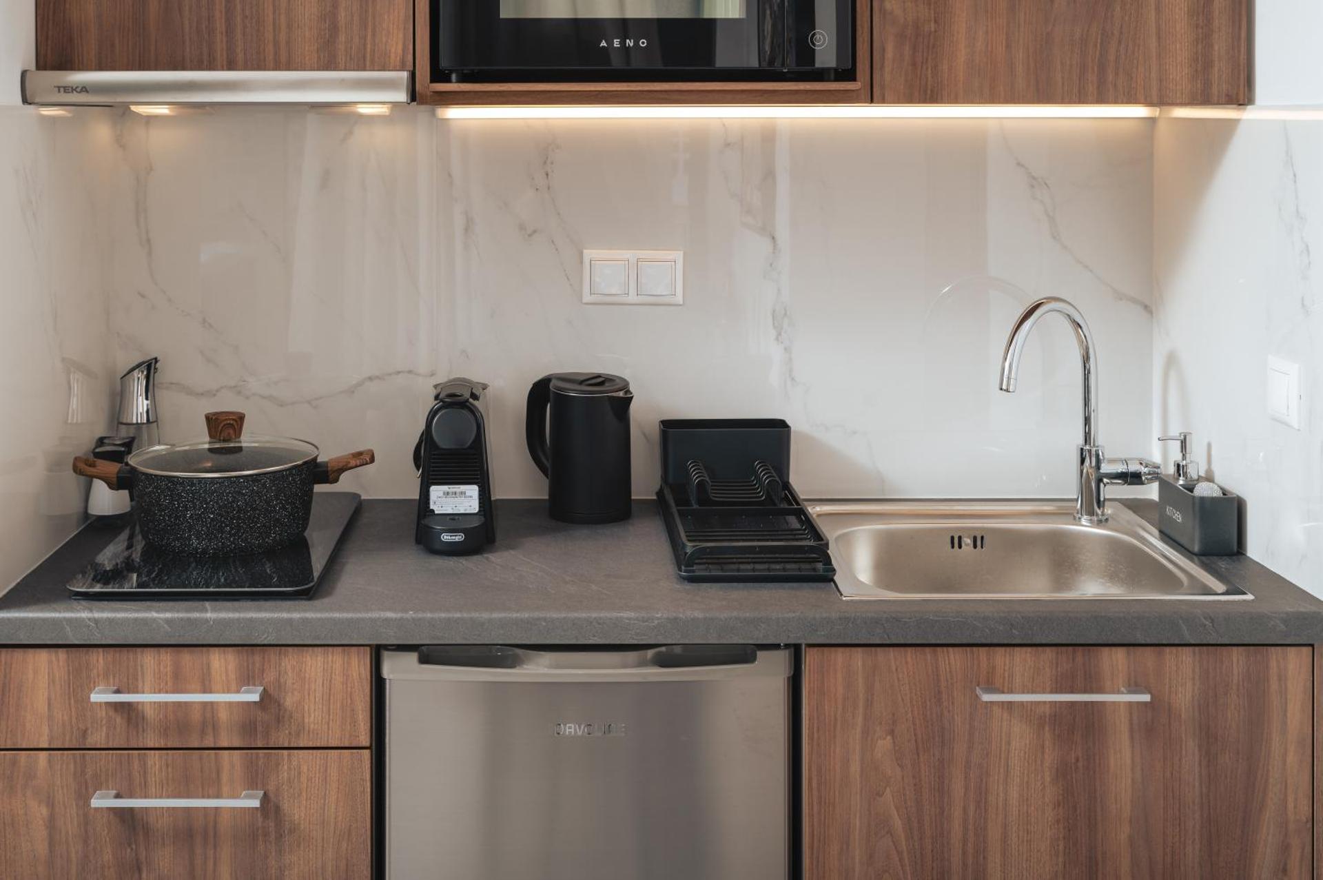 Kitchen or kitchenette