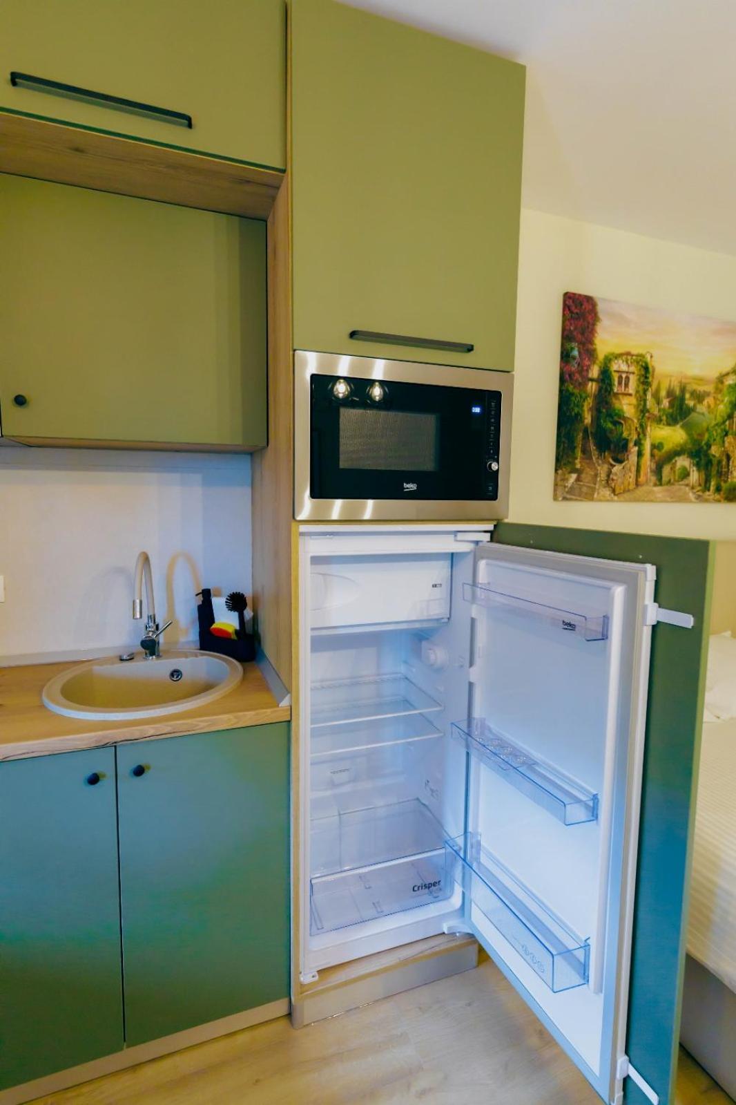 Kitchen or kitchenette