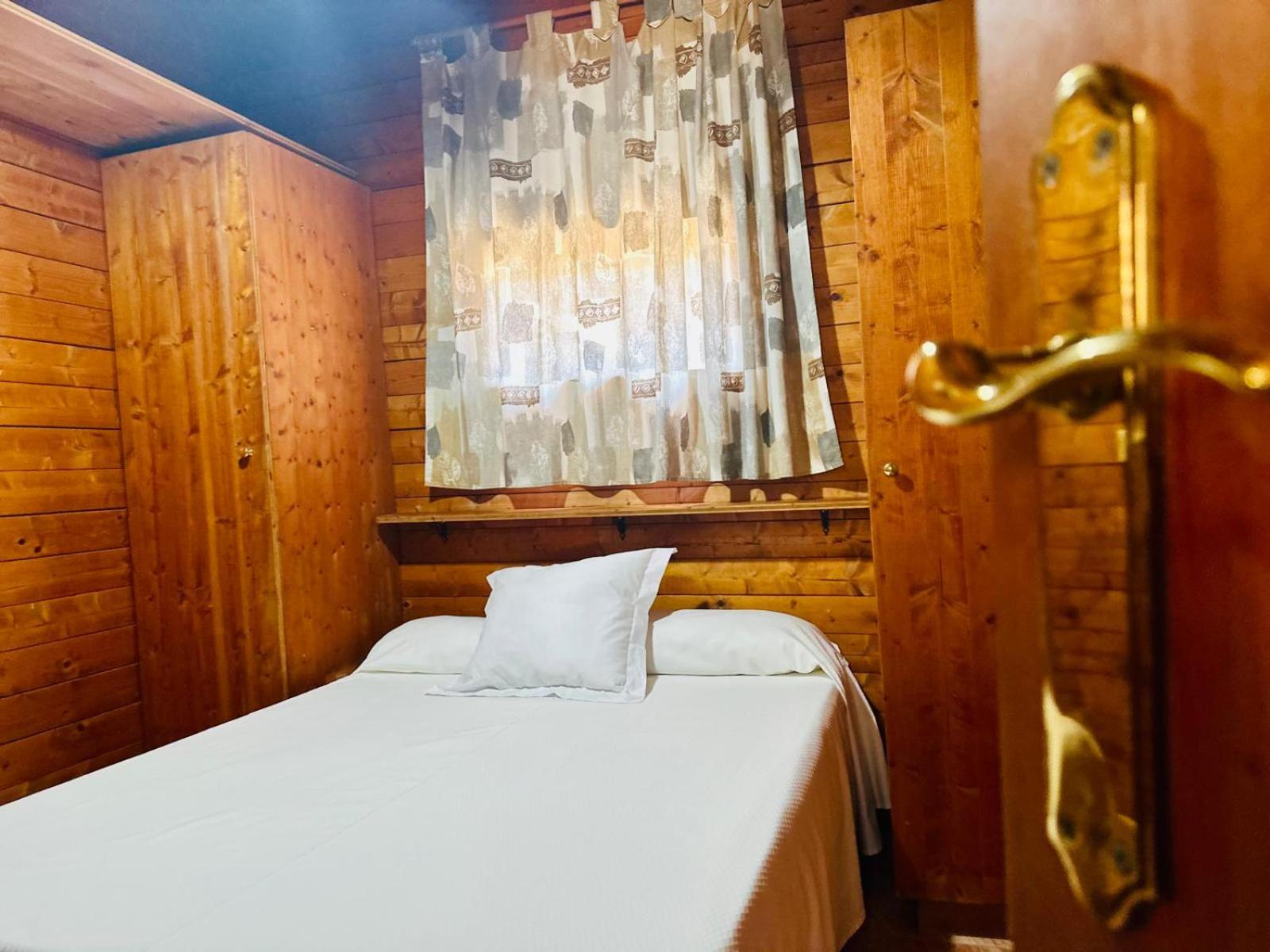 One-Bedroom Bungalow (2 Adults)