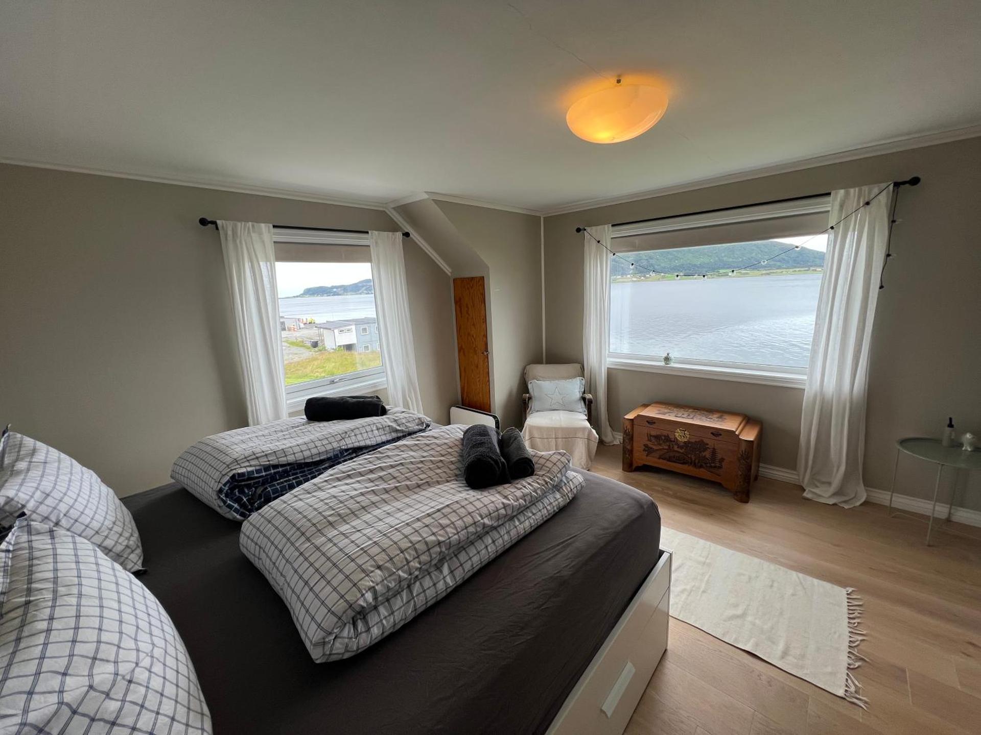 Sjønært feriehus, båt tilgjengelig for leie