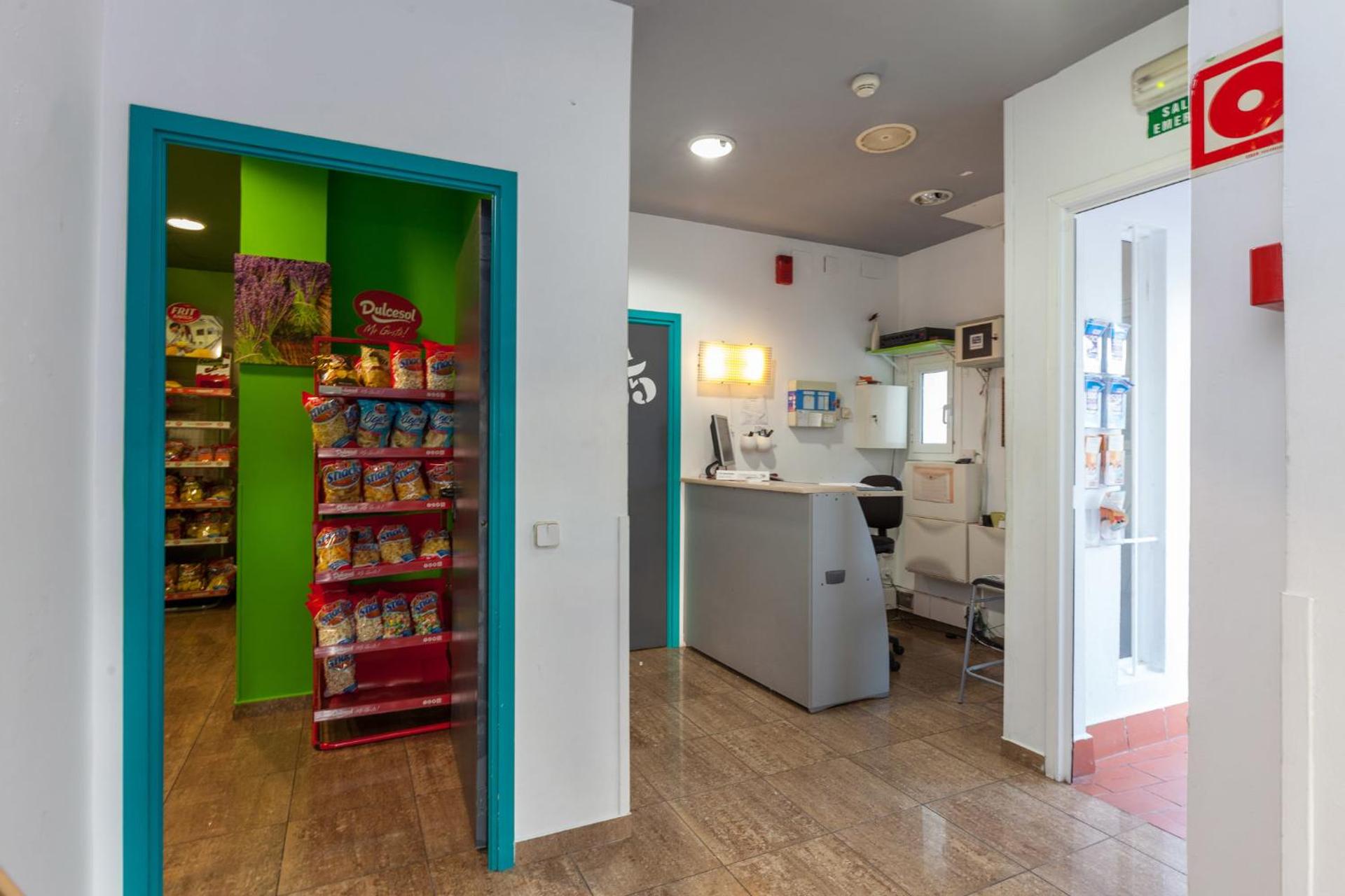 Bed in 8-Bed Mixed Dormitory Room