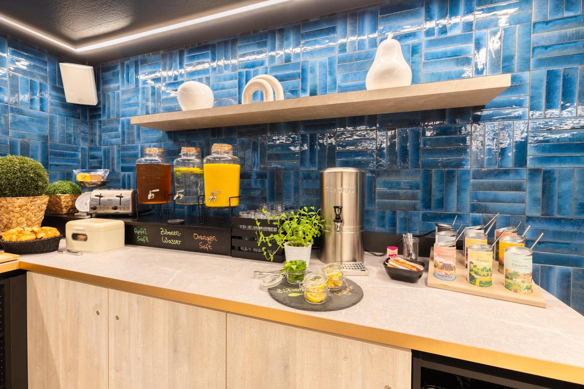 Coffee/tea facilities