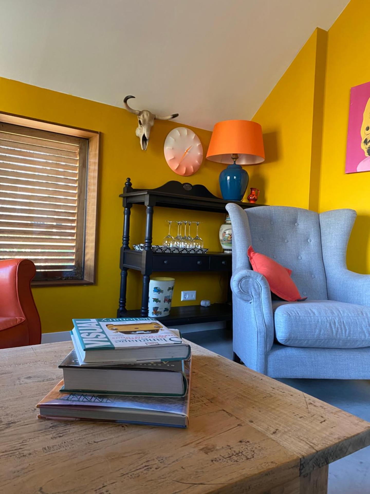 Communal lounge/ TV room