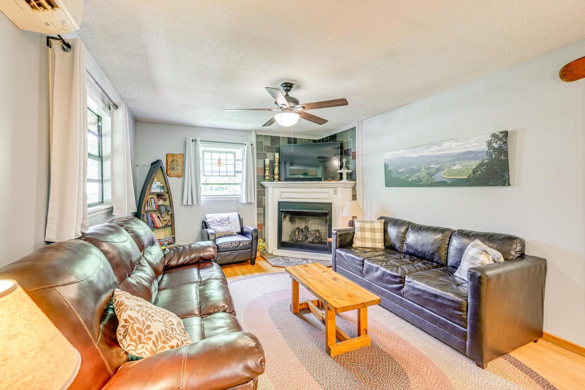 Bryson City Home with Deck about 1 Mi to Fontana Lake