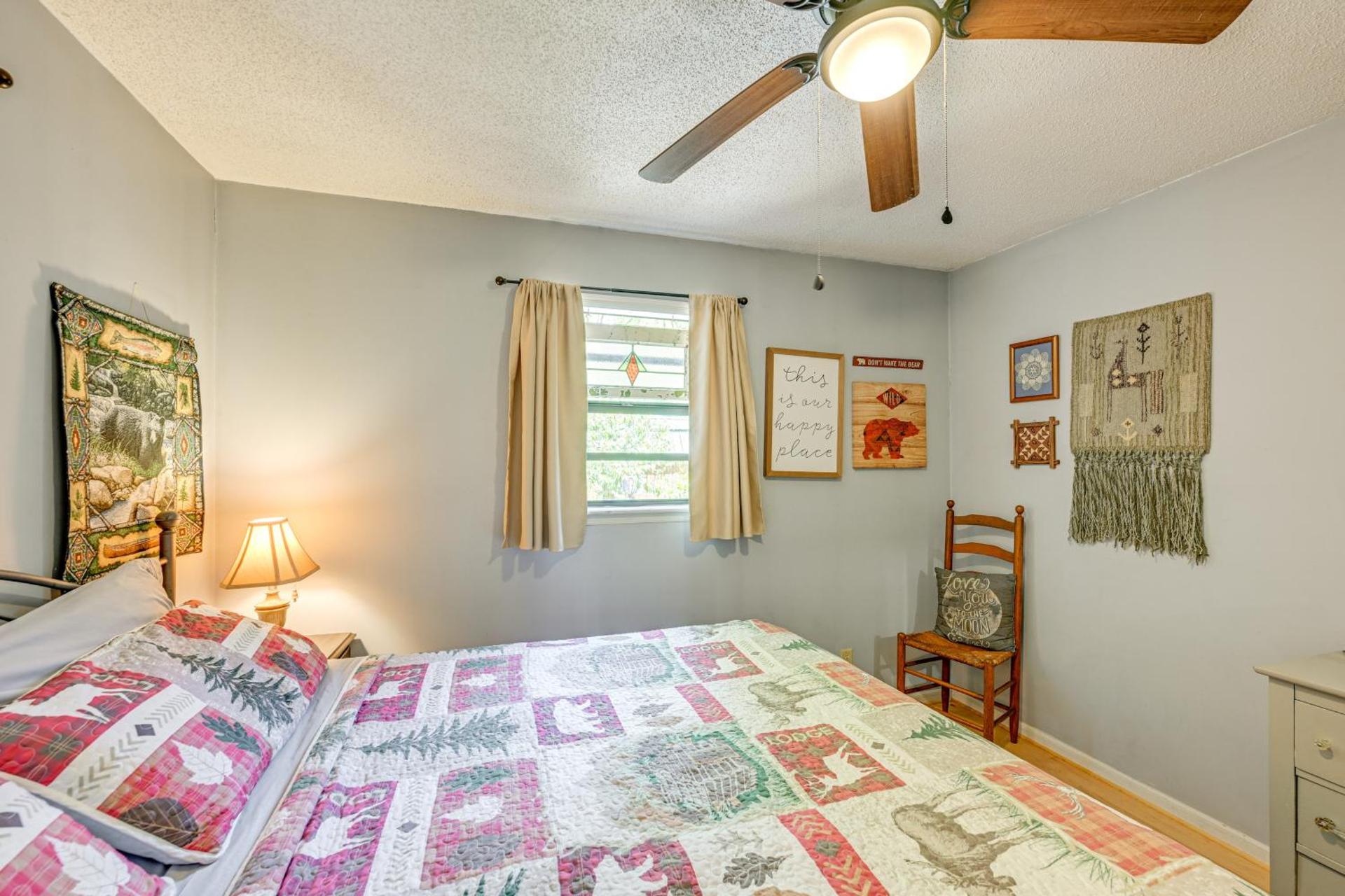 Bryson City Home with Deck about 1 Mi to Fontana Lake