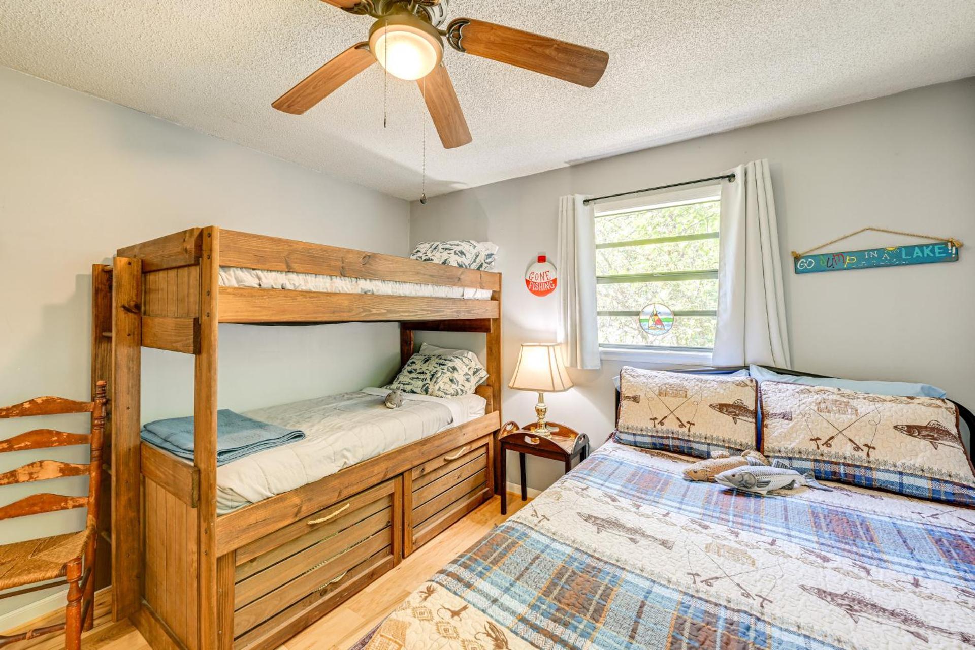 Bryson City Home with Deck about 1 Mi to Fontana Lake