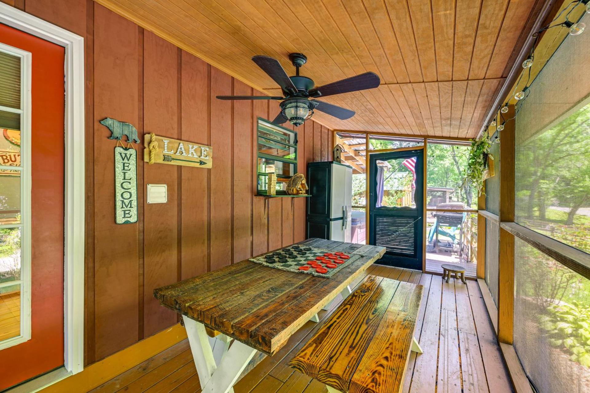 Bryson City Home with Deck about 1 Mi to Fontana Lake