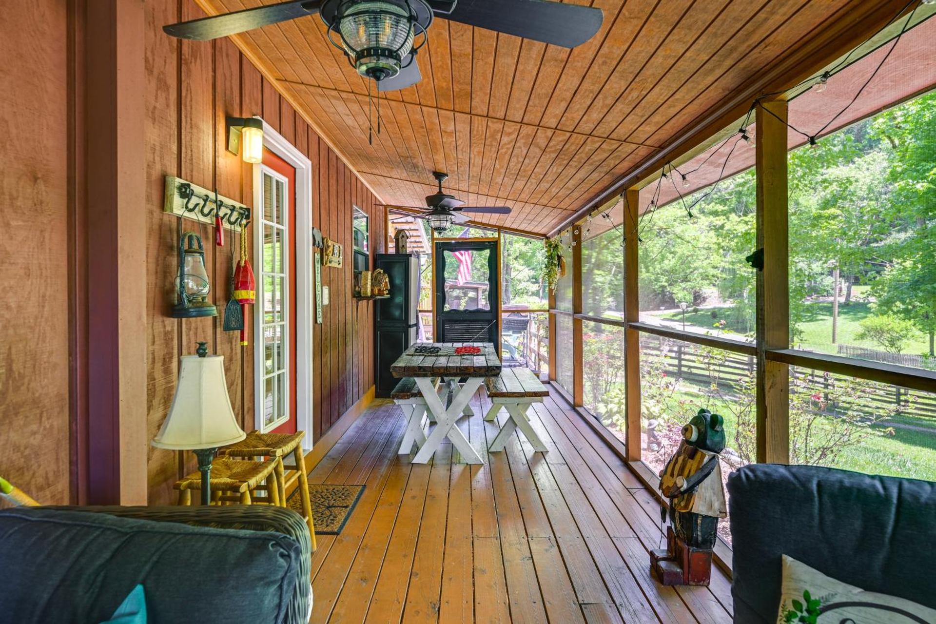 Bryson City Home with Deck about 1 Mi to Fontana Lake
