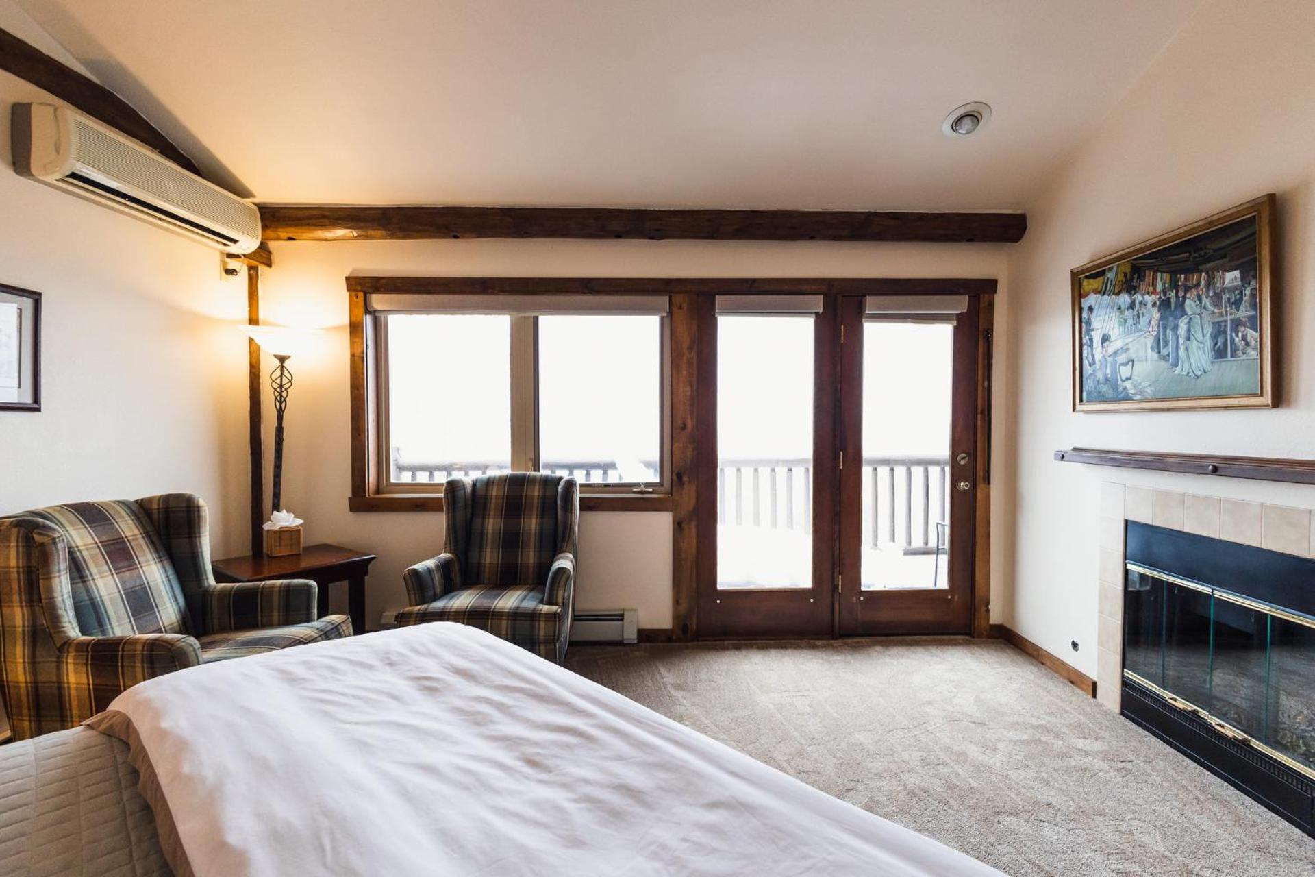 Junior Suite with Mountain View