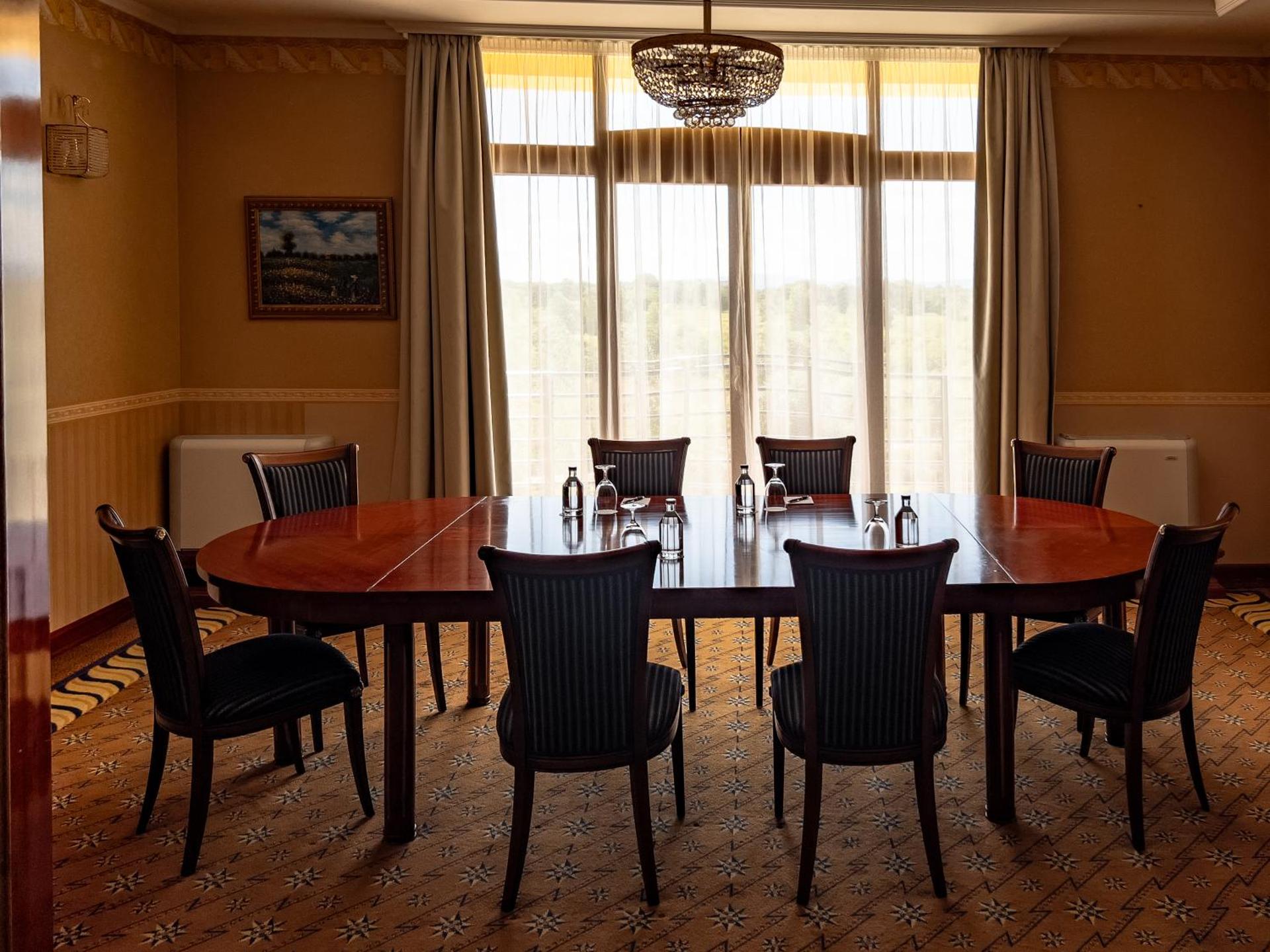 Meeting/conference room