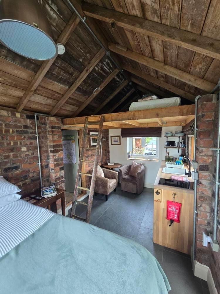 La'al Cabin, tiny home, unique space Eden Valley Cumbria