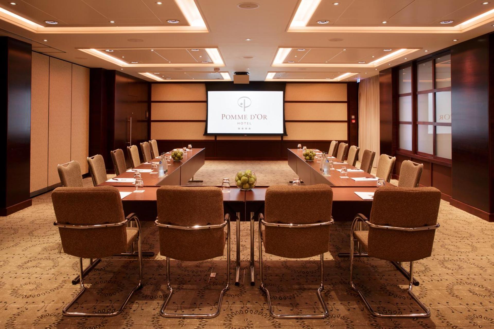 Meeting/conference room
