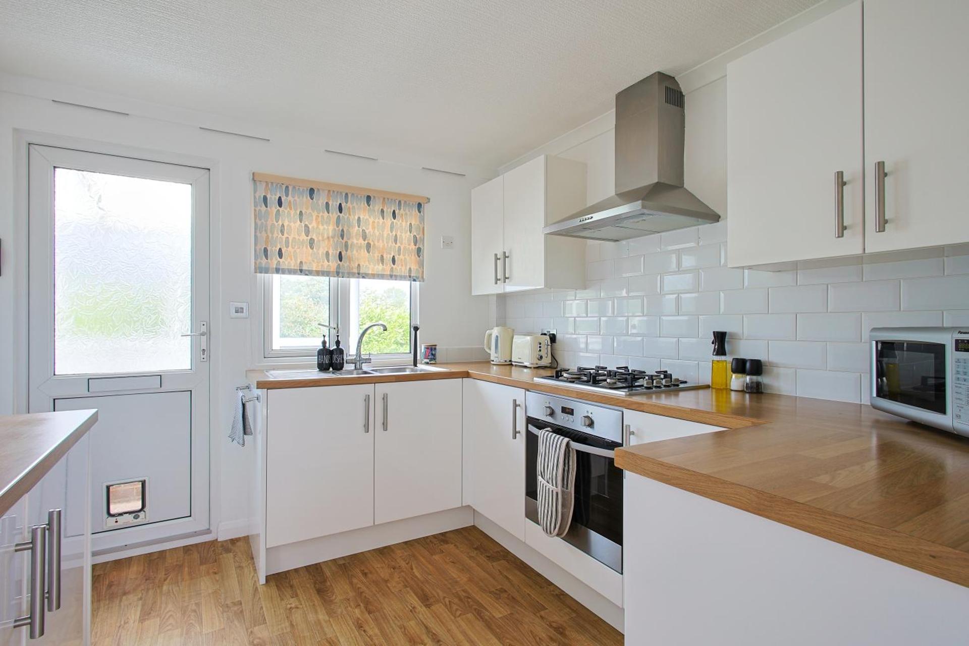 Hot Tub With A View - Christchurch Harbour