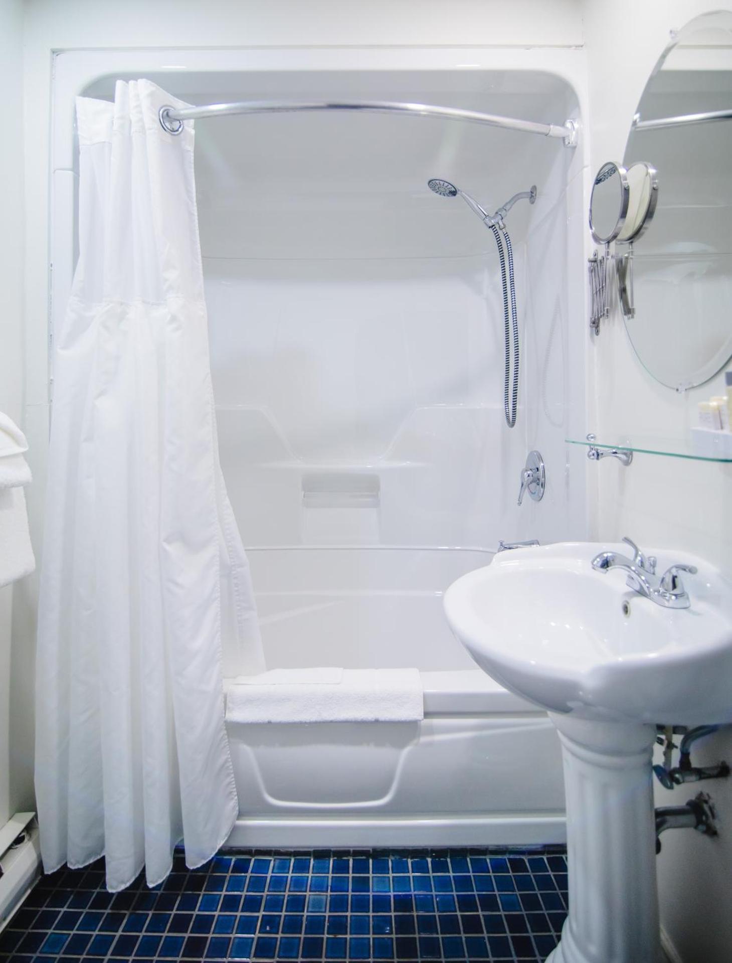 Riôtel Carleton-sur-Mer