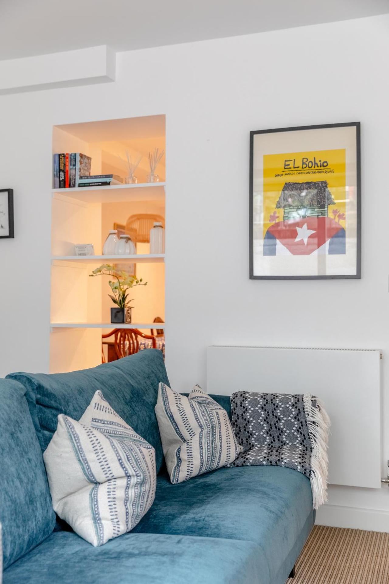 Beautifully Refurbished 2BD Flat- Clapham