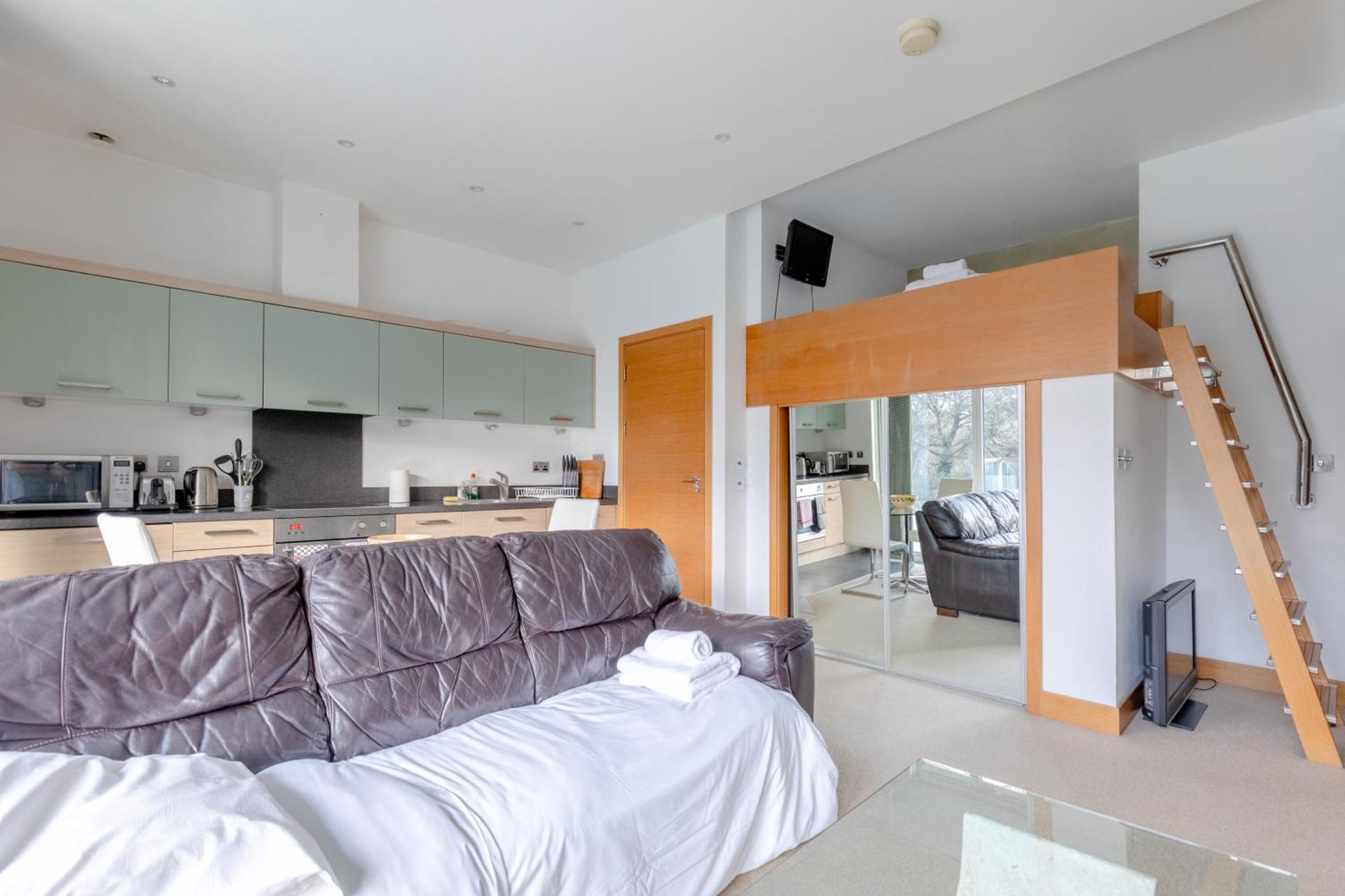 Minimal Studio with Views over Battersea Park