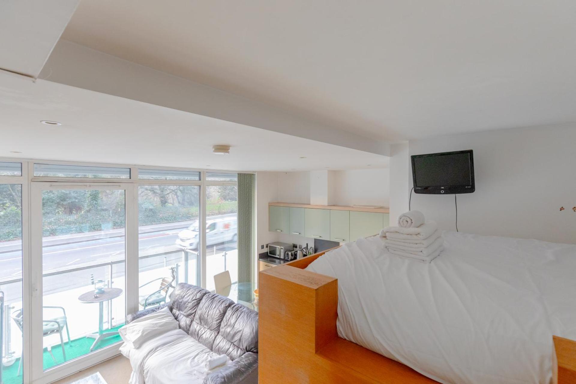 Minimal Studio with Views over Battersea Park