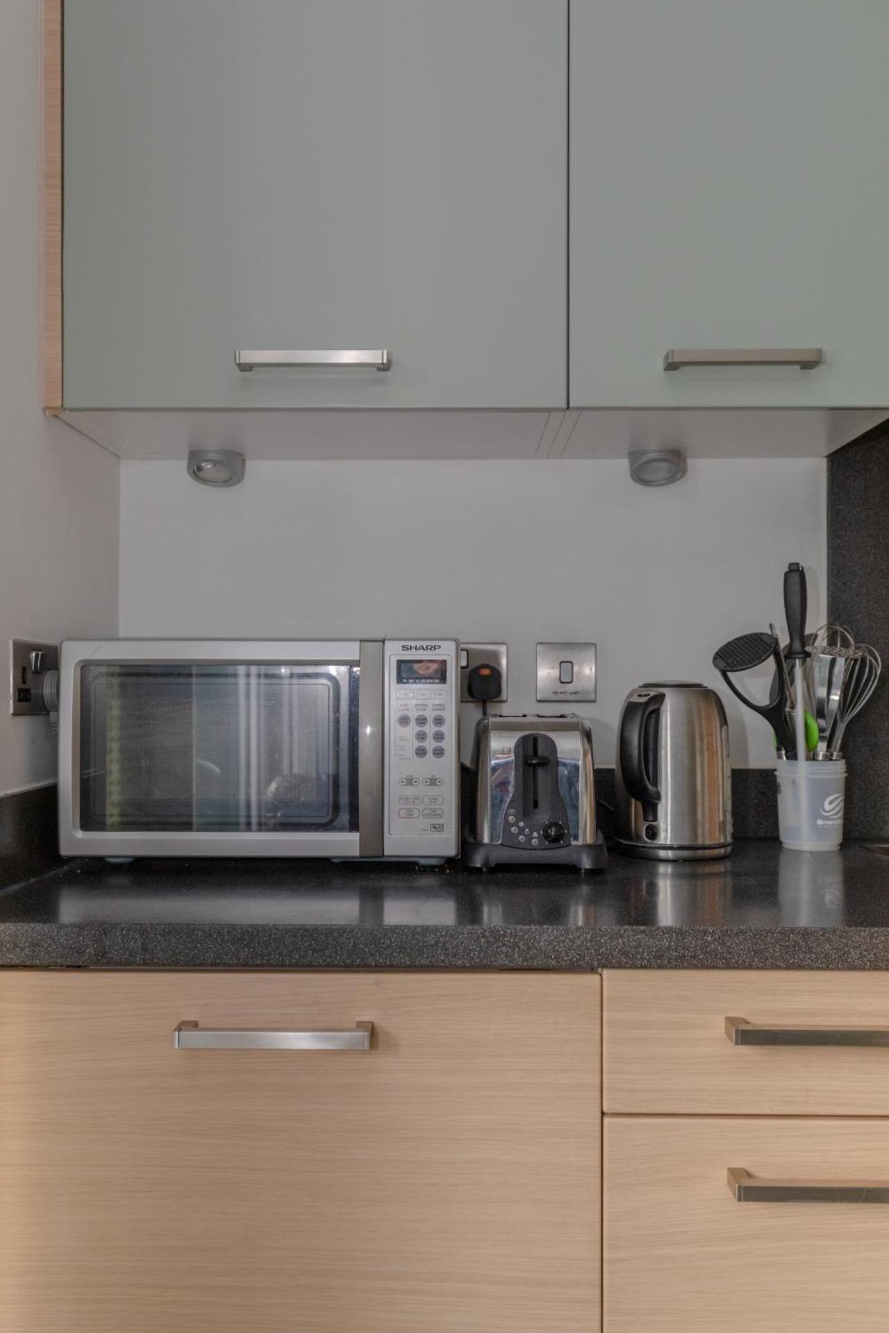 Minimal Studio with Views over Battersea Park