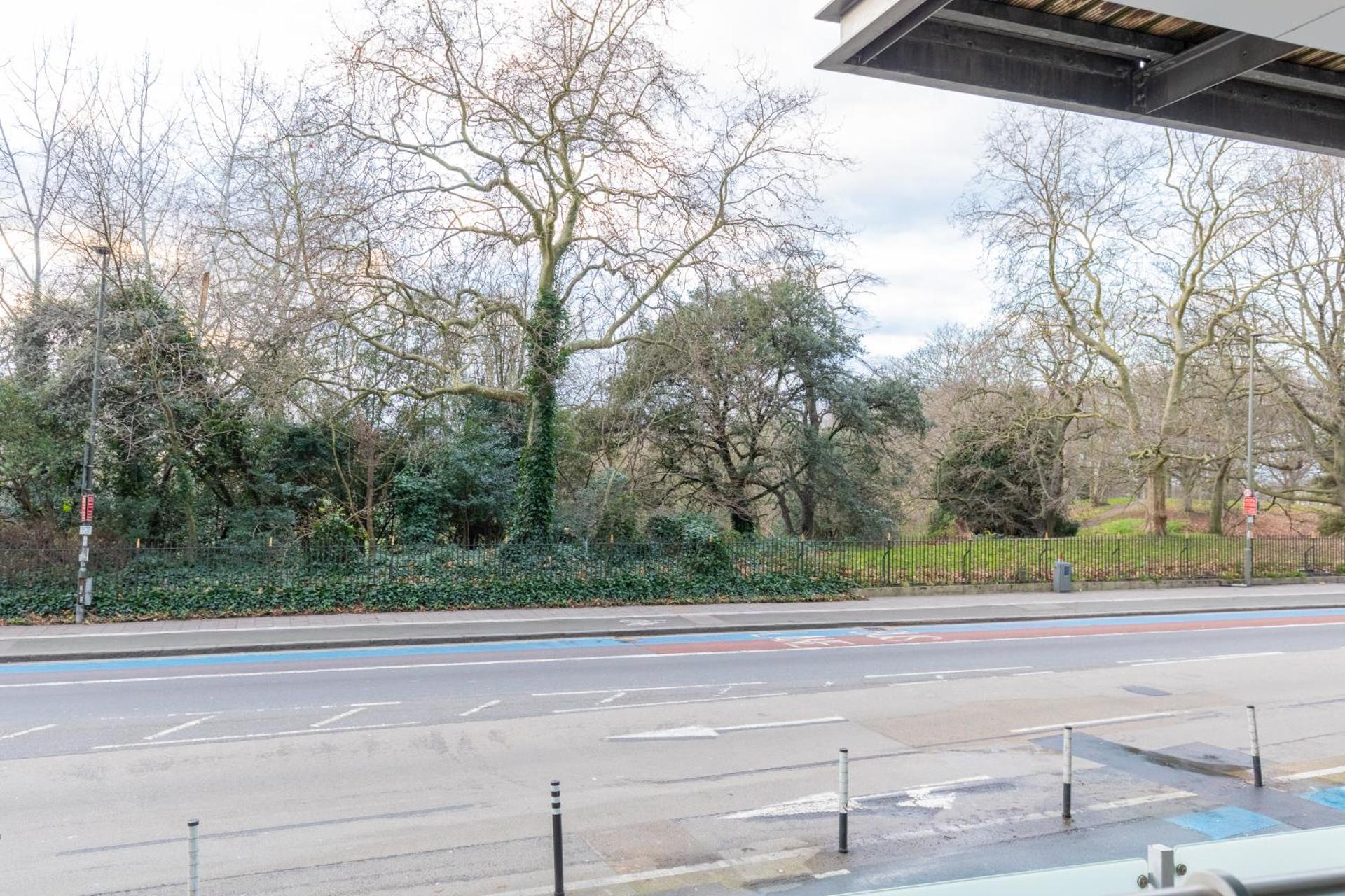 Minimal Studio with Views over Battersea Park