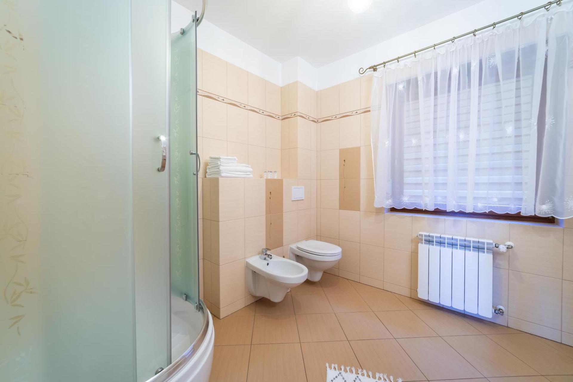 Two-Bedroom Apartment with Lake View