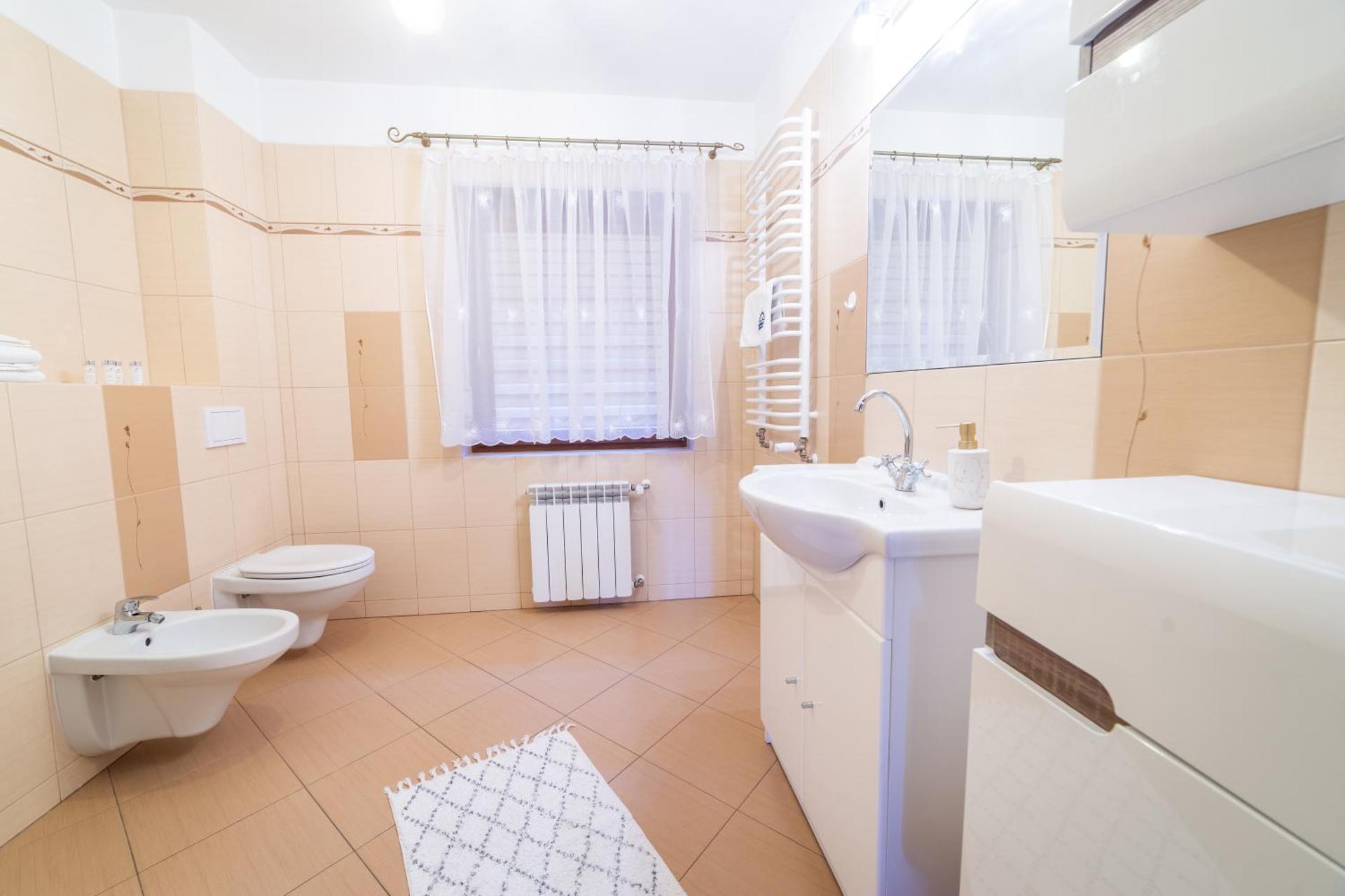 Two-Bedroom Apartment with Lake View