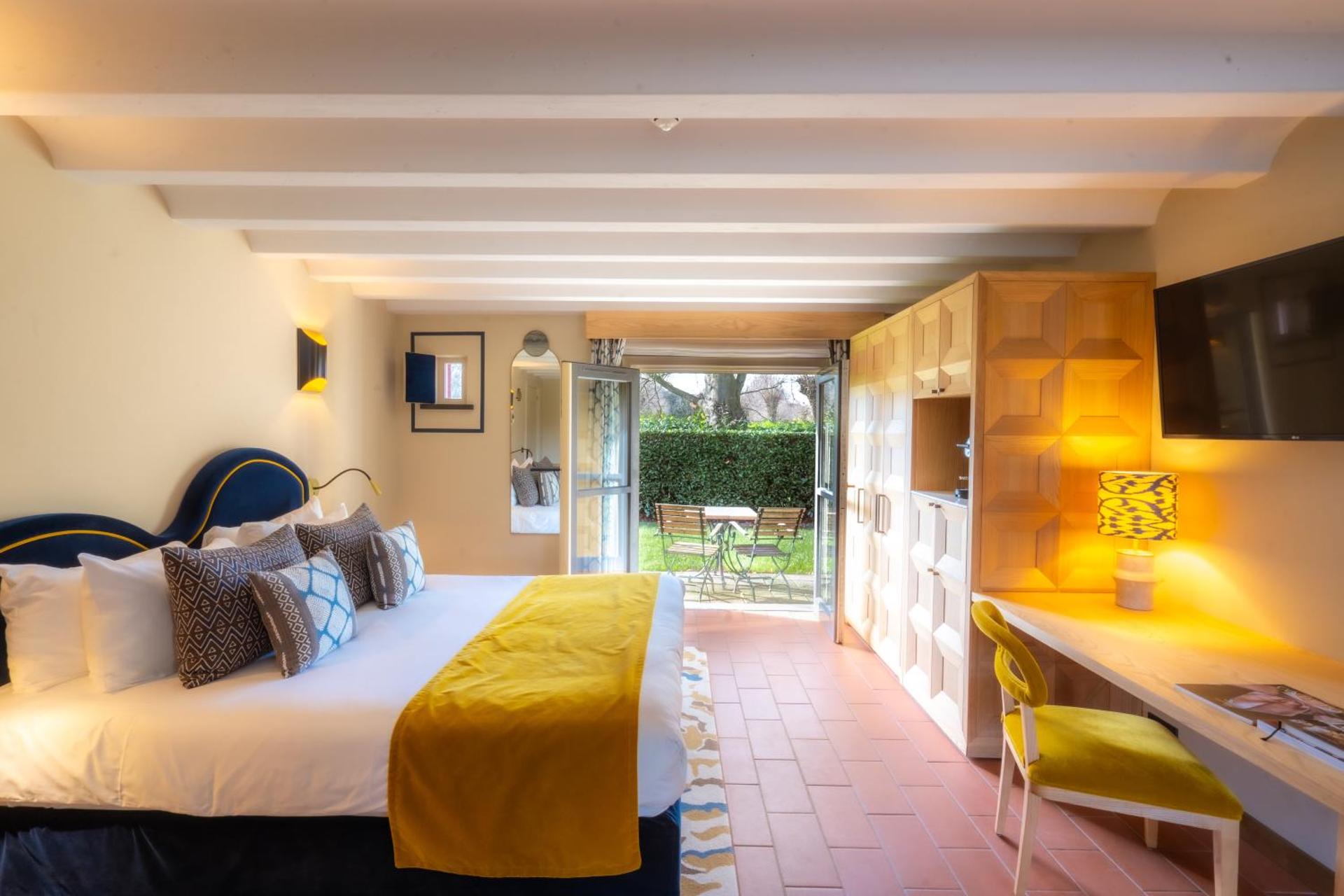 Photo of the whole room