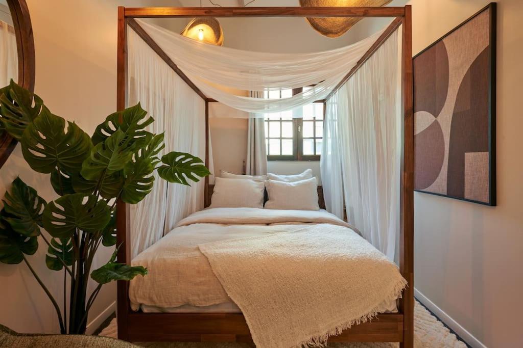 Versailles Jacuzzi - Sauna - RDC 2