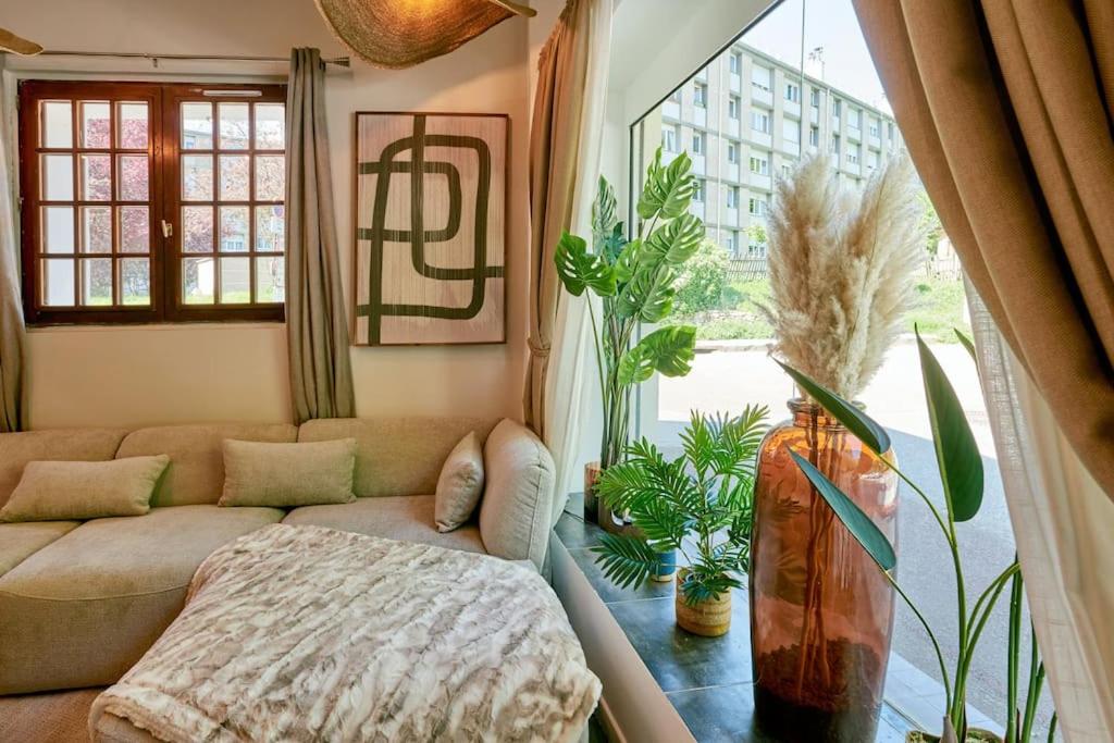 Versailles Jacuzzi - Sauna - RDC 2