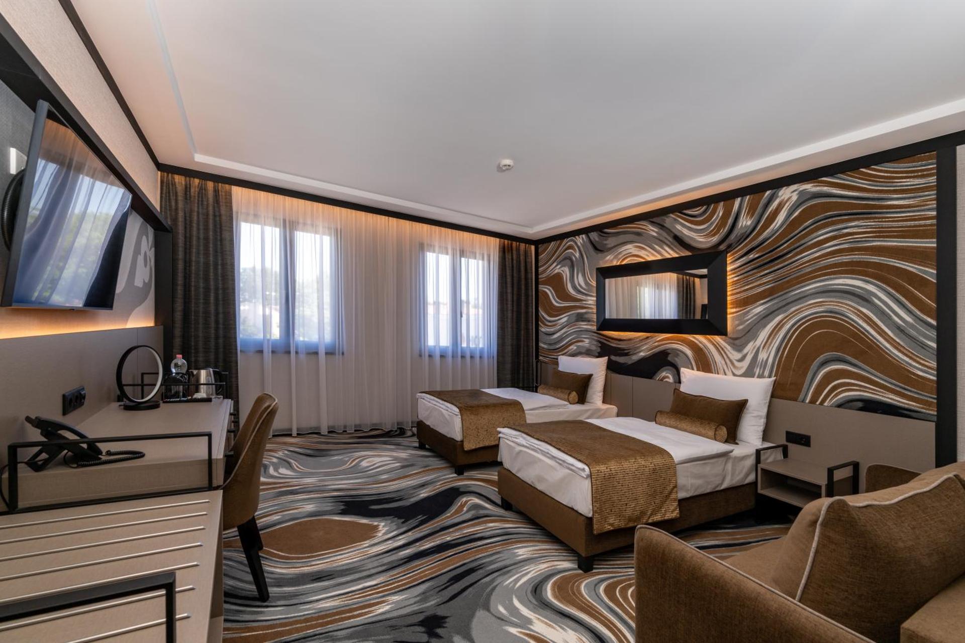 Communal lounge/ TV room