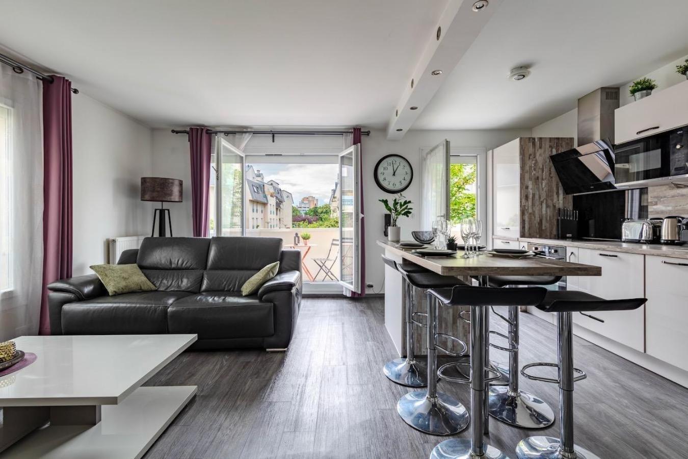 Charmant refuge avec jardin, à 6 minutes à pied du métro Créteil L Échat-Lovely retreat with garden, located a 6-minute walk from Créteil L Échat metro station