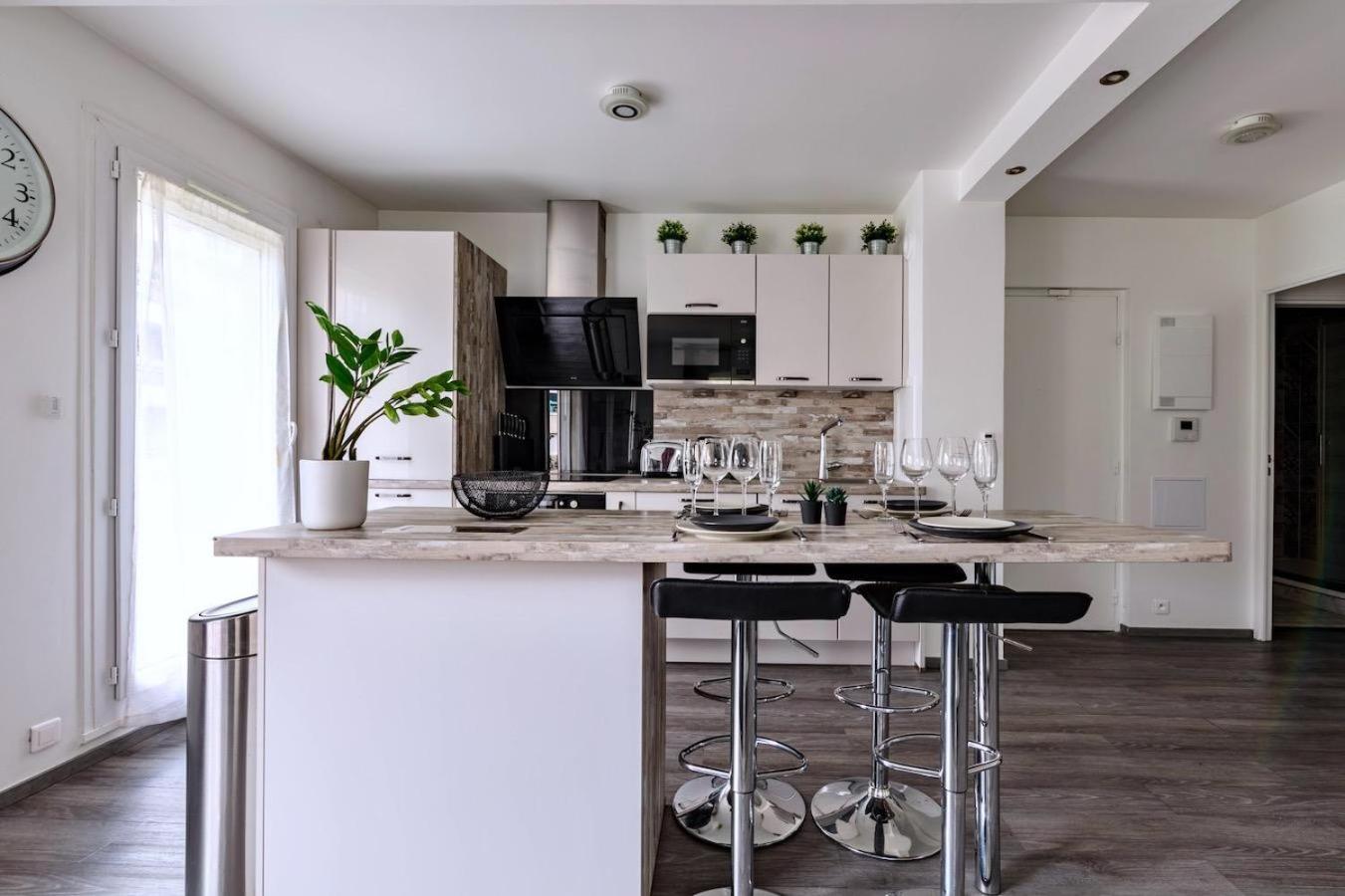 Charmant refuge avec jardin, à 6 minutes à pied du métro Créteil L Échat-Lovely retreat with garden, located a 6-minute walk from Créteil L Échat metro station