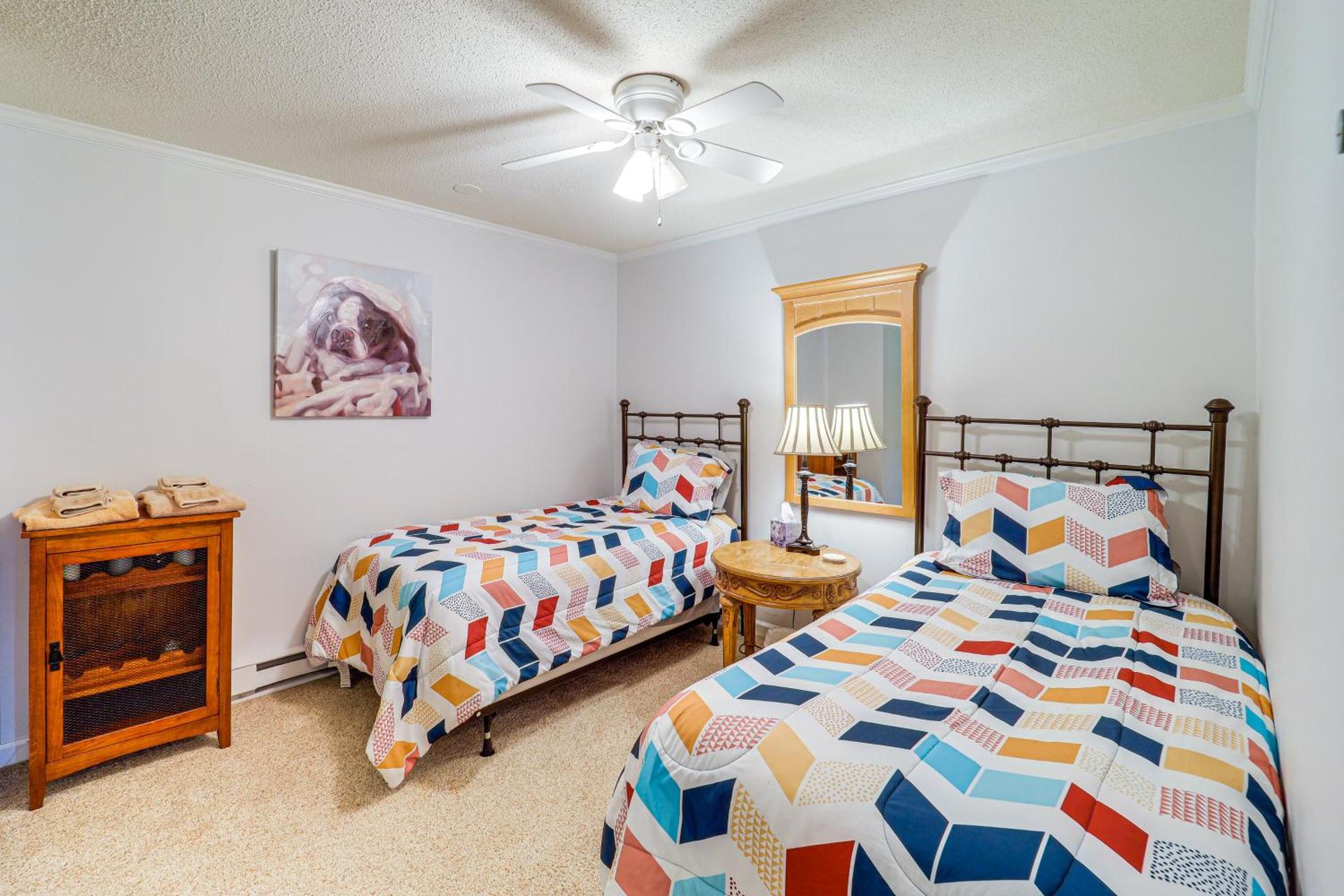 Banner Elk Mountain-View Condo 3 Mi to Skiing!