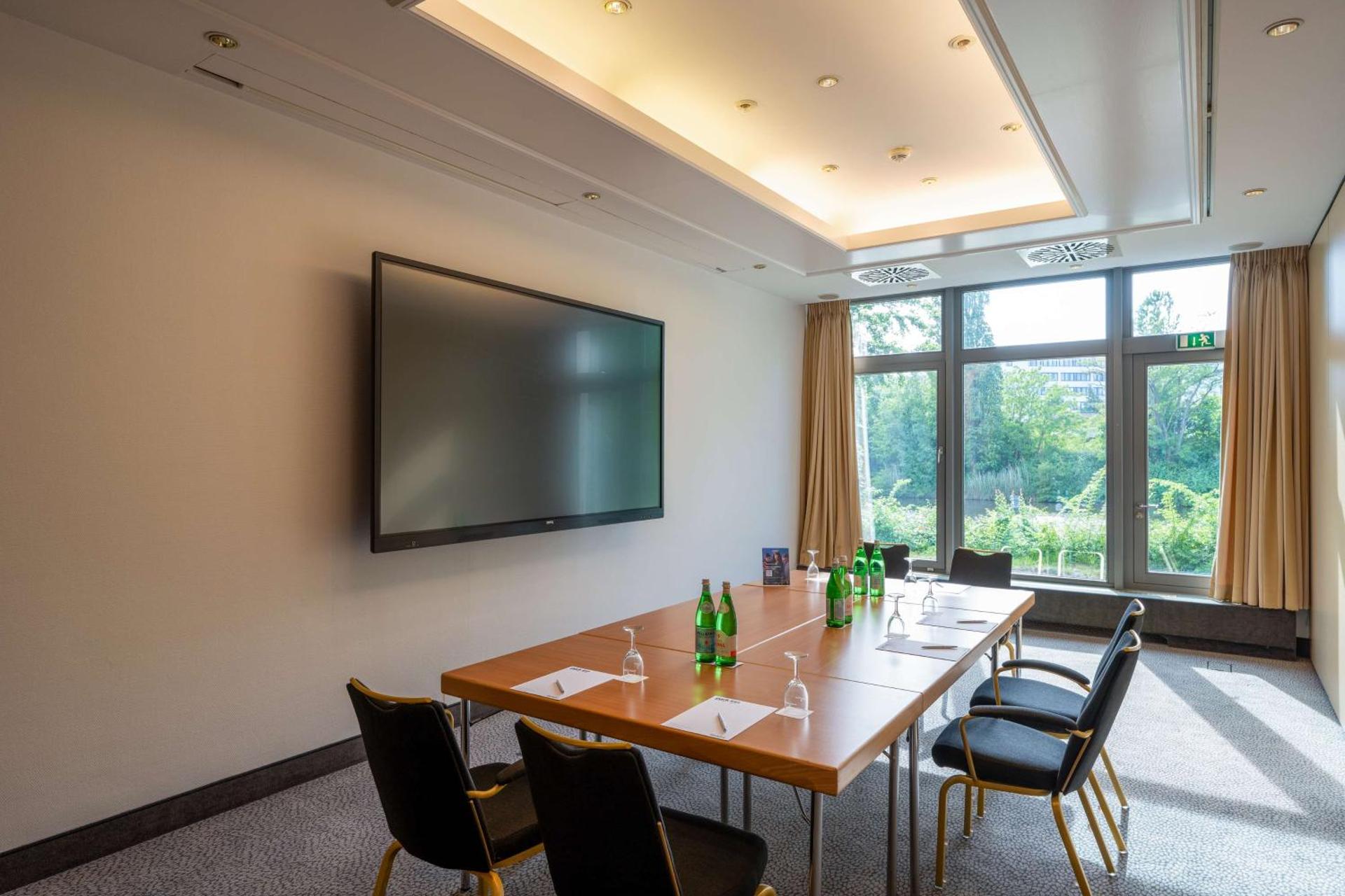 Meeting/conference room