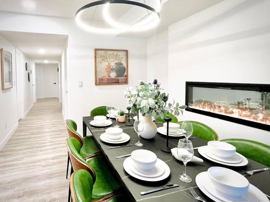 T201 Brand NEW Downtown Canmore 3BD & 2BT, BBQ, Free Parking