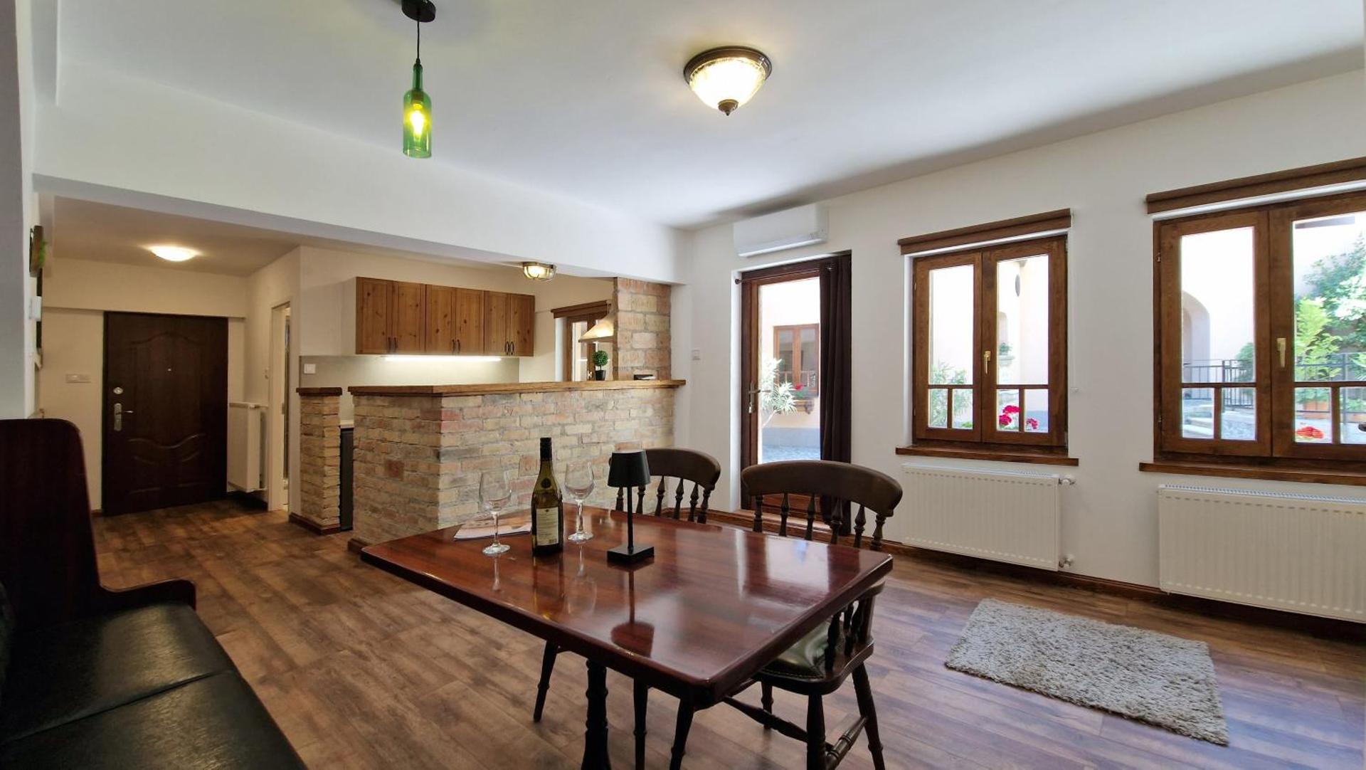 Red Lion Pub & Apartments Szentendre