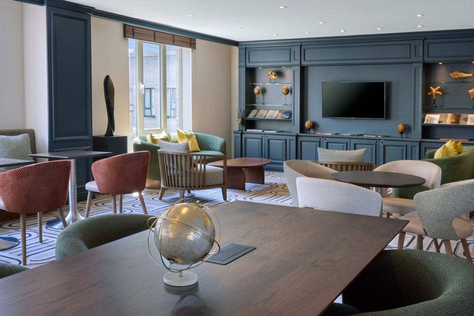 Communal lounge/ TV room