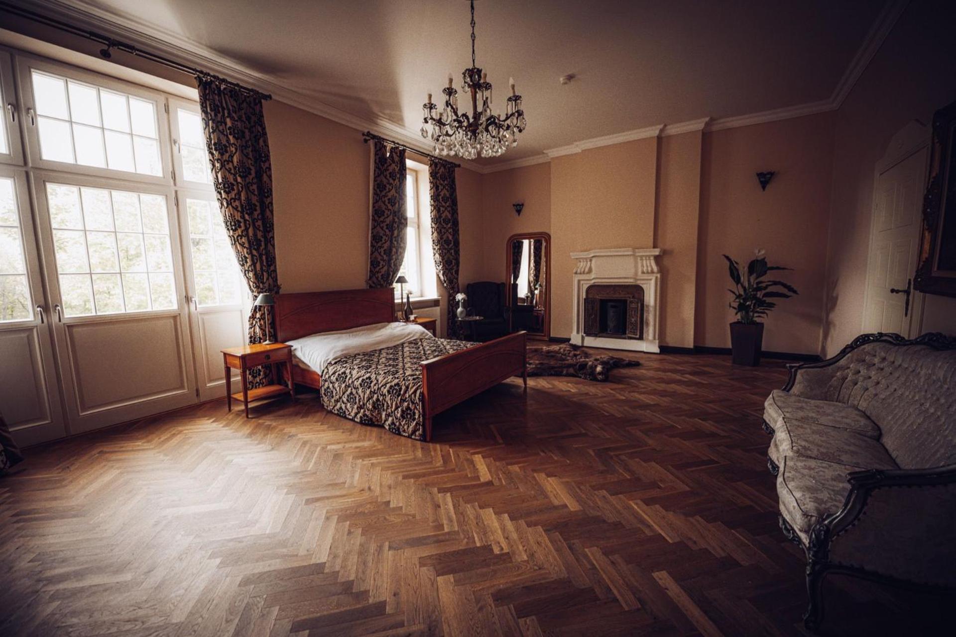 Photo of the whole room