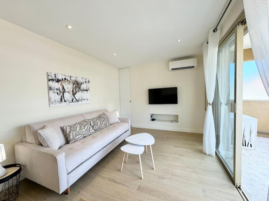 Le studio Palm Beach, Clim ,Parking, Neuf